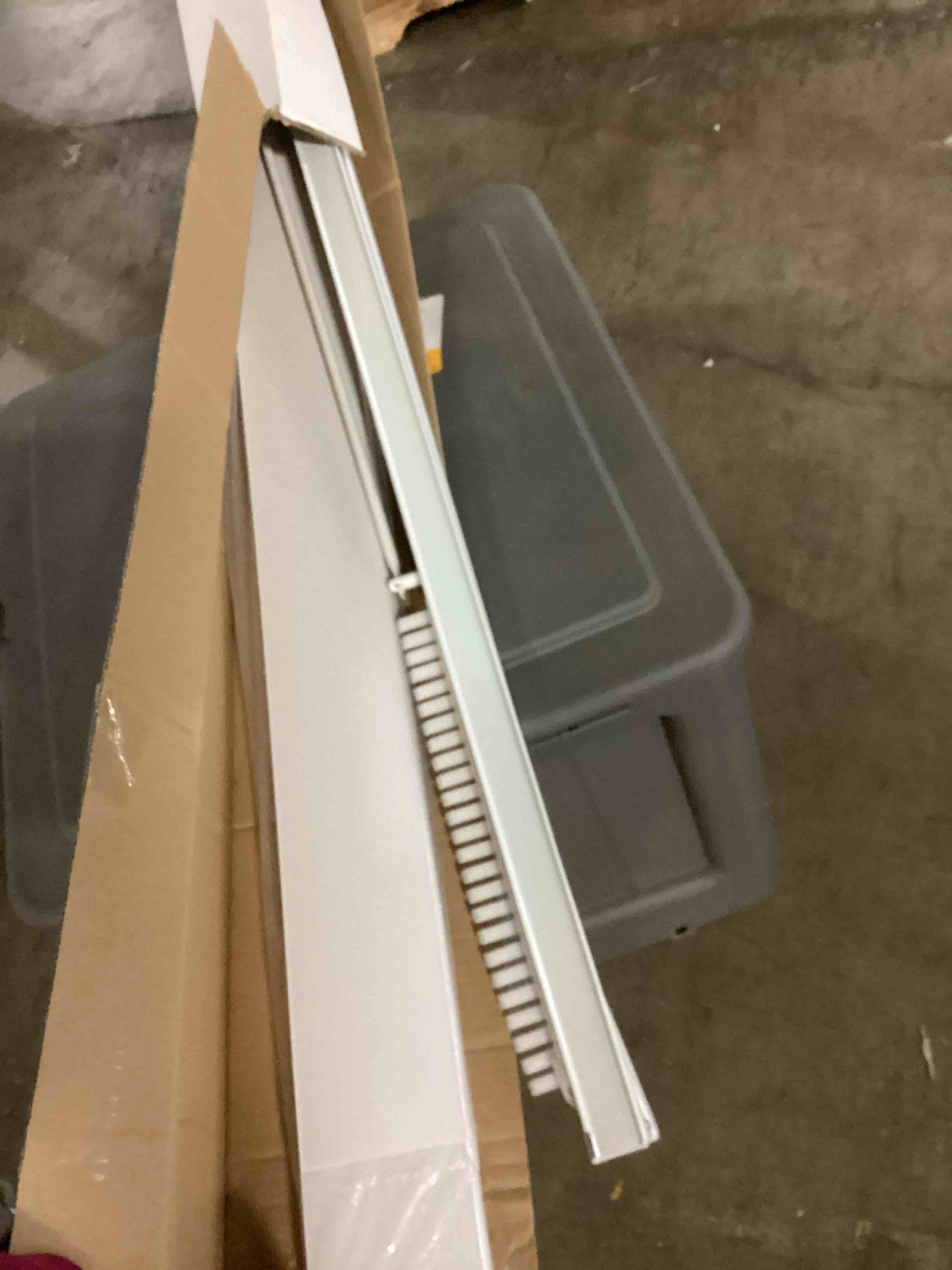 https://s3.amazonaws.com/lotting-images-prod/bidfta/PPE2356841_1749663099520.jpeg
