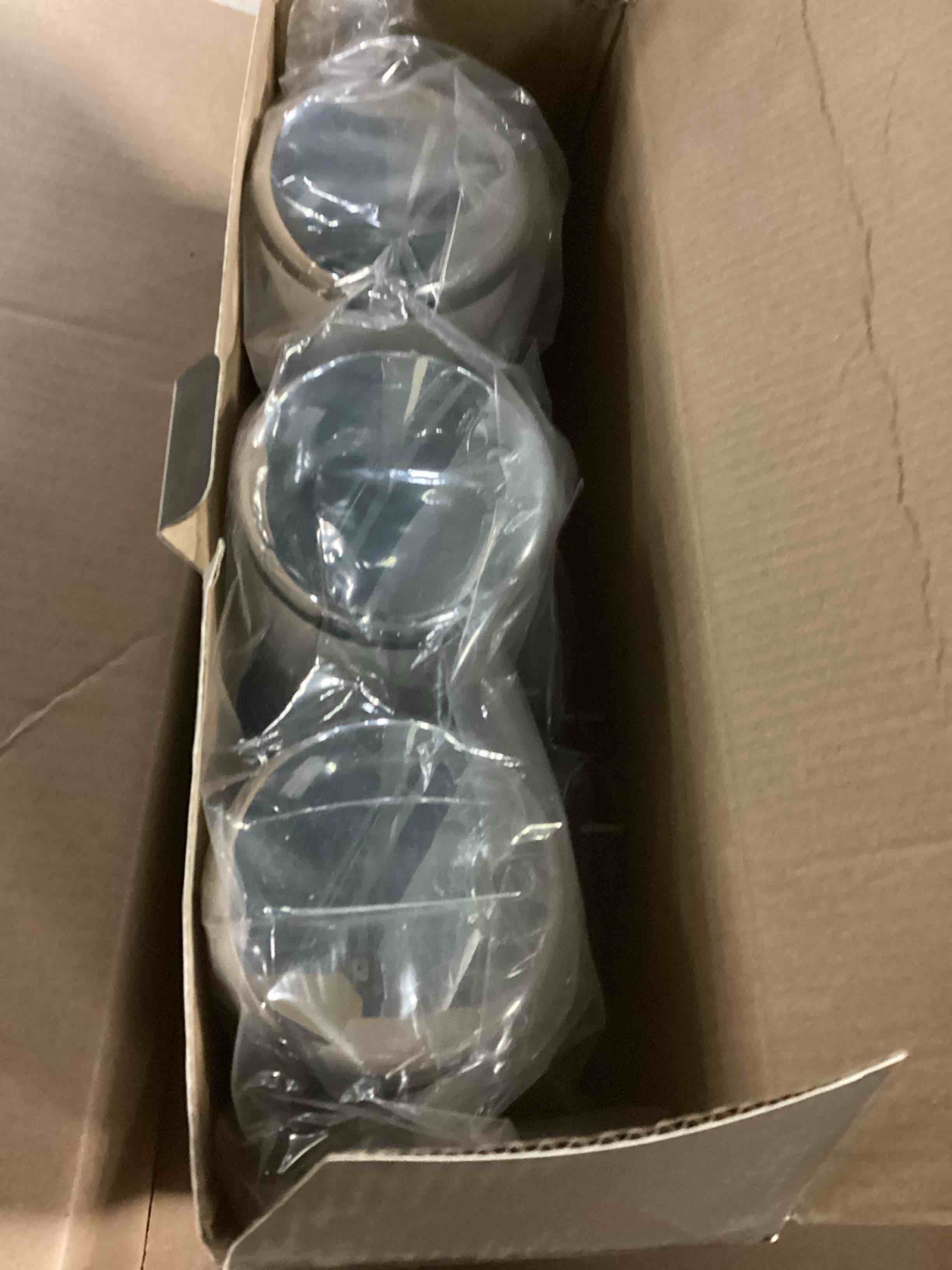 https://s3.amazonaws.com/lotting-images-prod/bidfta/PPE2357288_1749918960763.jpeg
