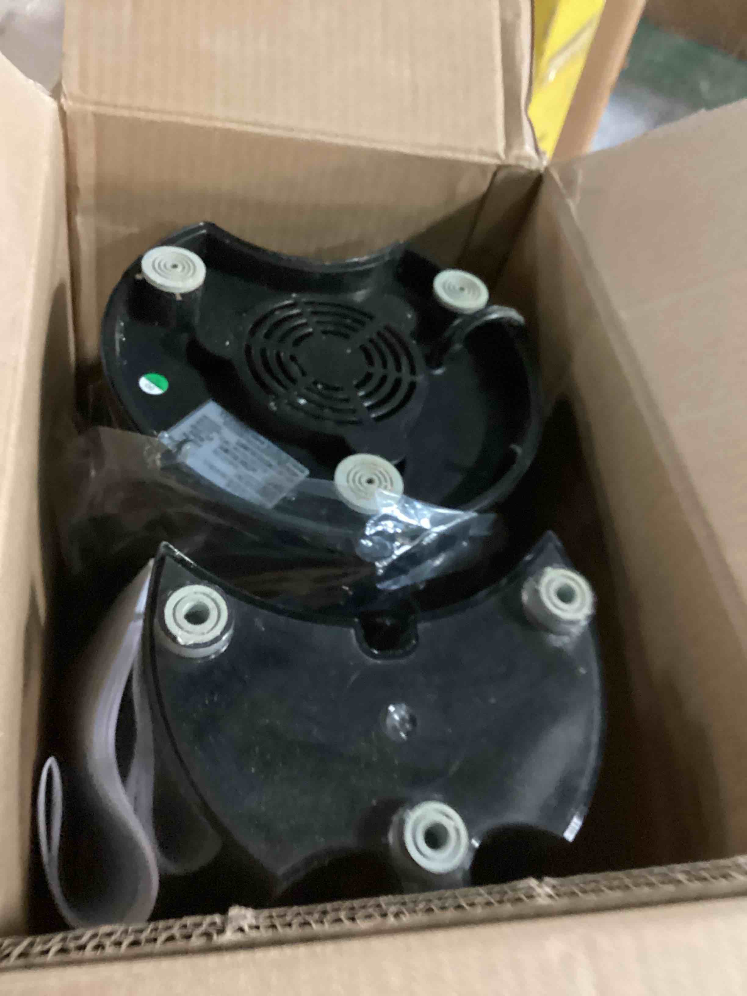 https://s3.amazonaws.com/lotting-images-prod/bidfta/PPE2357591_1750167151428.jpeg