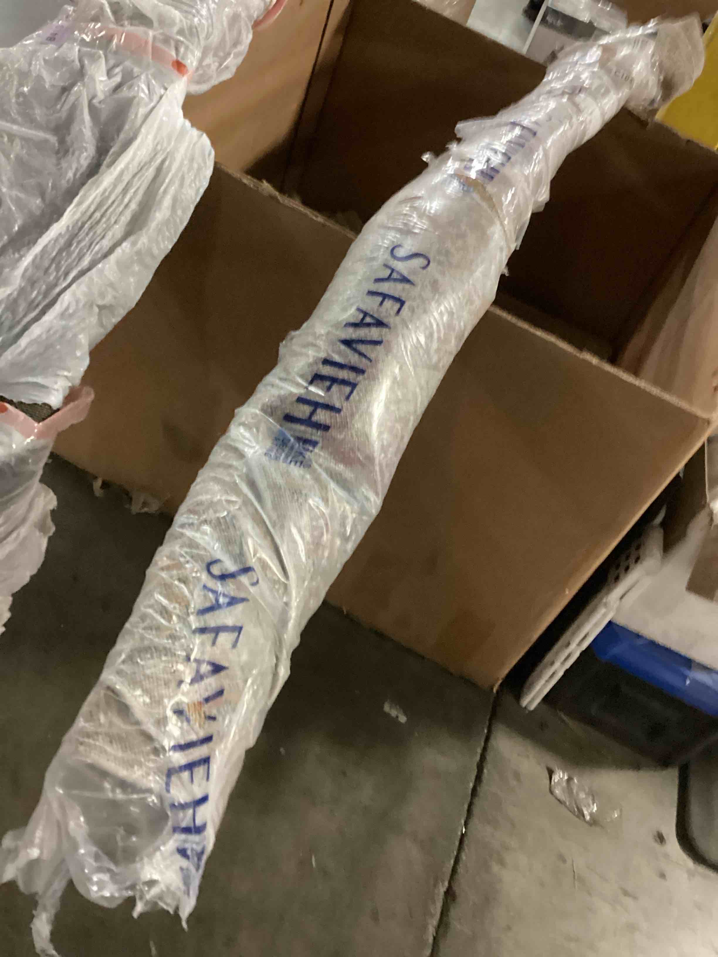 https://s3.amazonaws.com/lotting-images-prod/bidfta/PPE2357772_1750254017813.jpeg