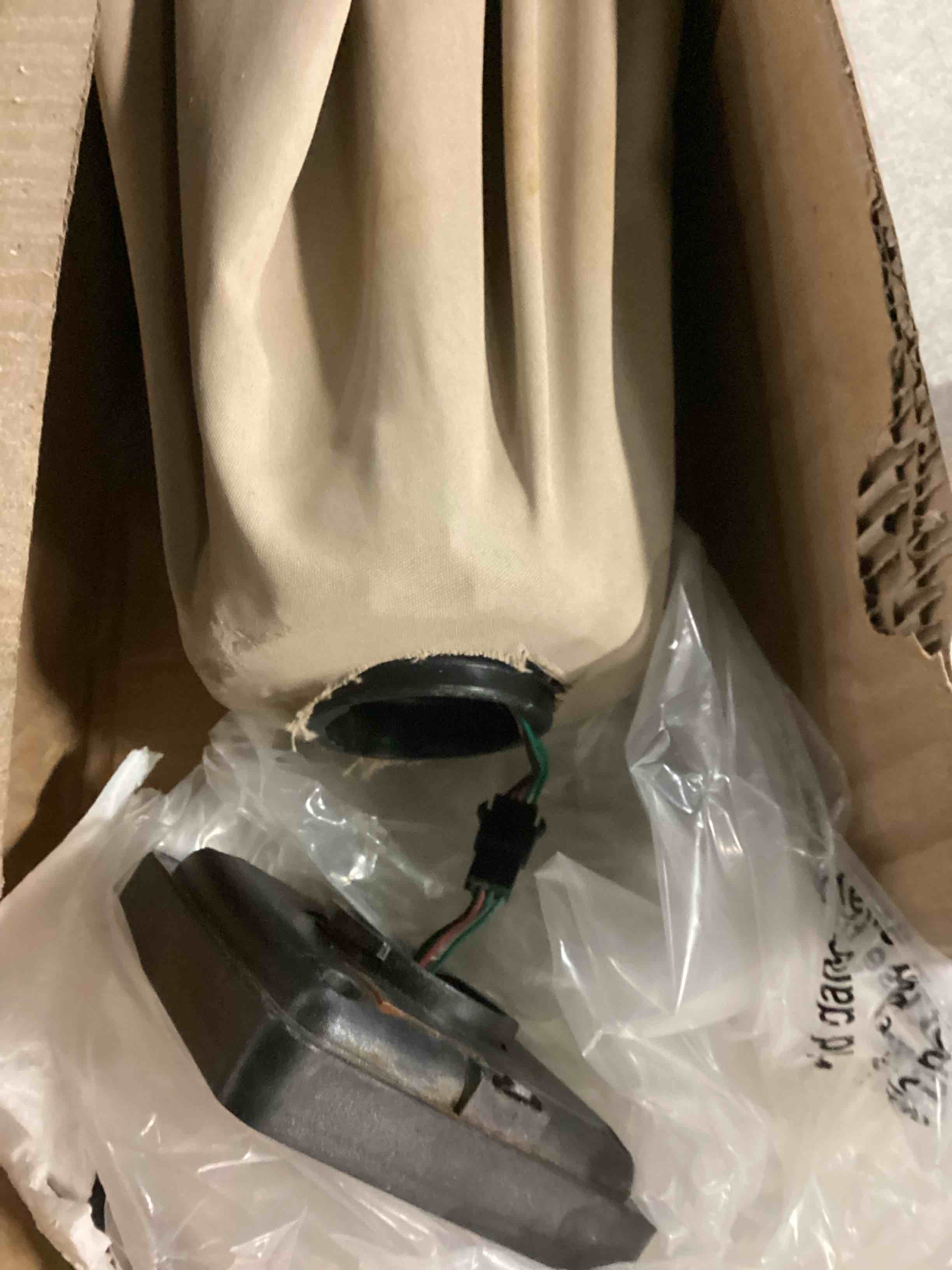 https://s3.amazonaws.com/lotting-images-prod/bidfta/PPE2357773_1750254227255.jpeg