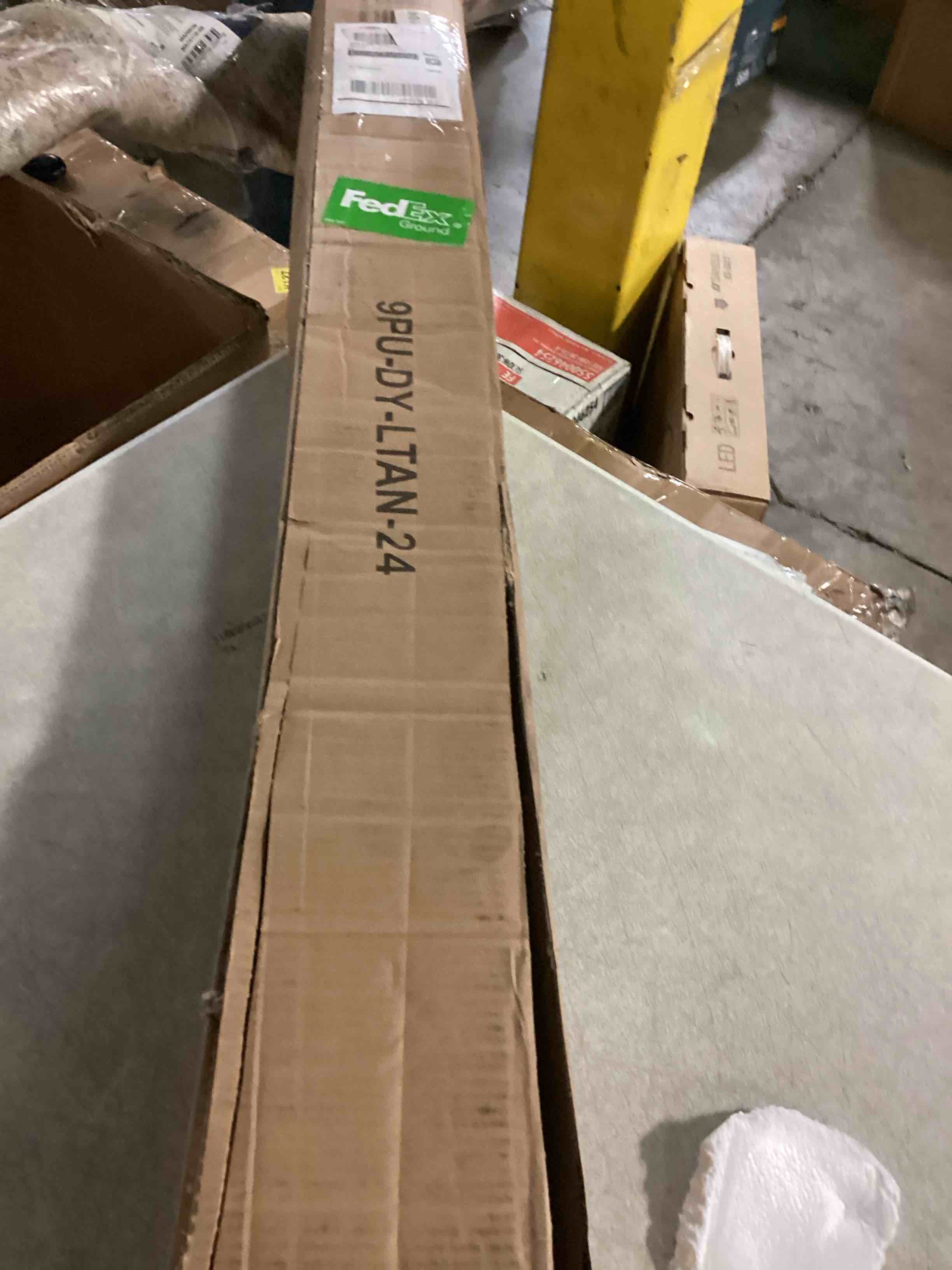 https://s3.amazonaws.com/lotting-images-prod/bidfta/PPE2357773_1750254237503.jpeg