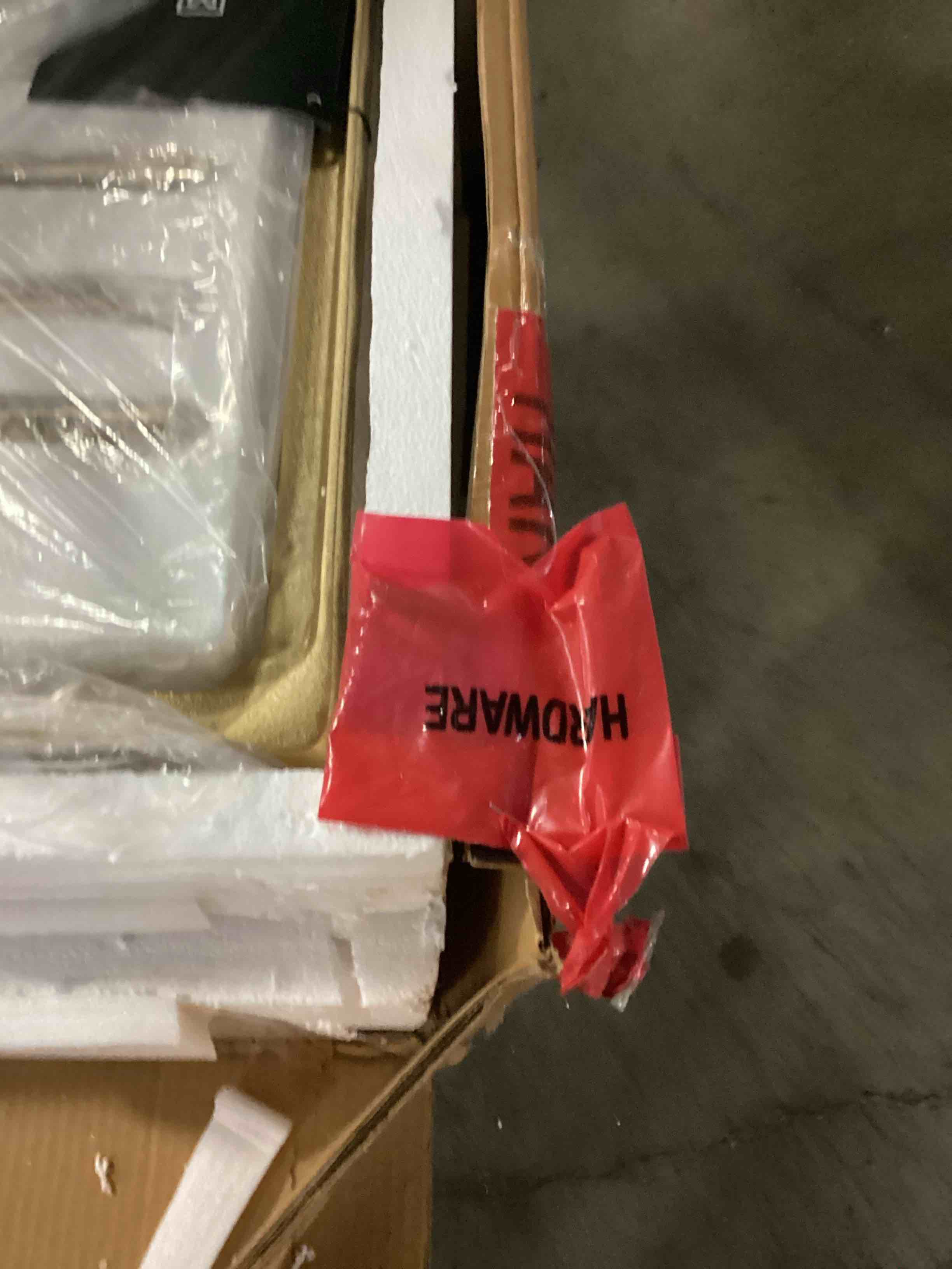 https://s3.amazonaws.com/lotting-images-prod/bidfta/PPE2357783_1750258992806.jpeg