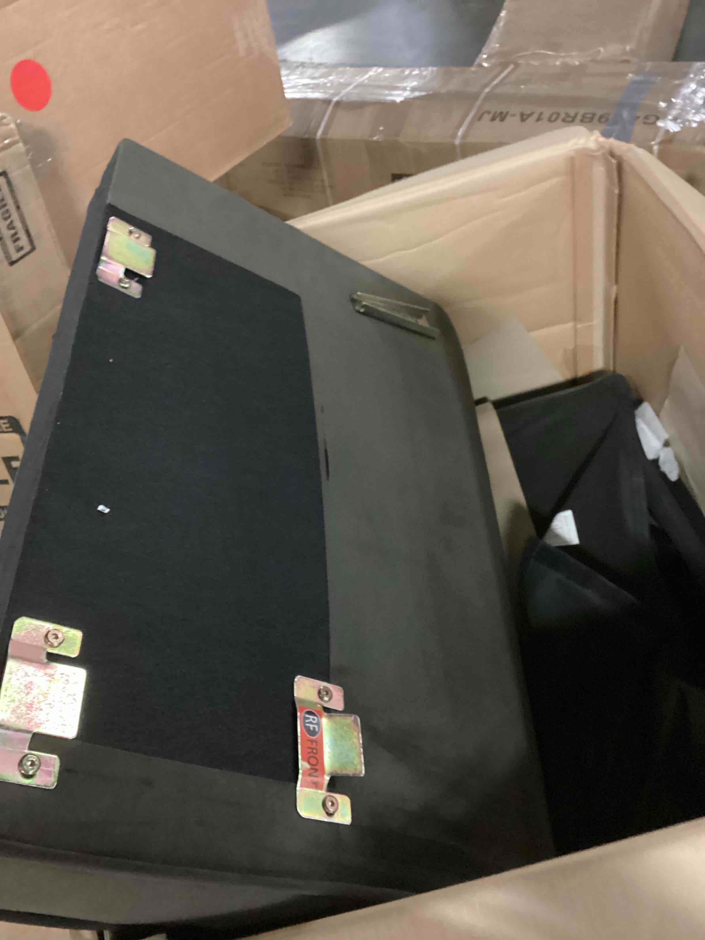 https://s3.amazonaws.com/lotting-images-prod/bidfta/PPE2357806_1750268680763.jpeg