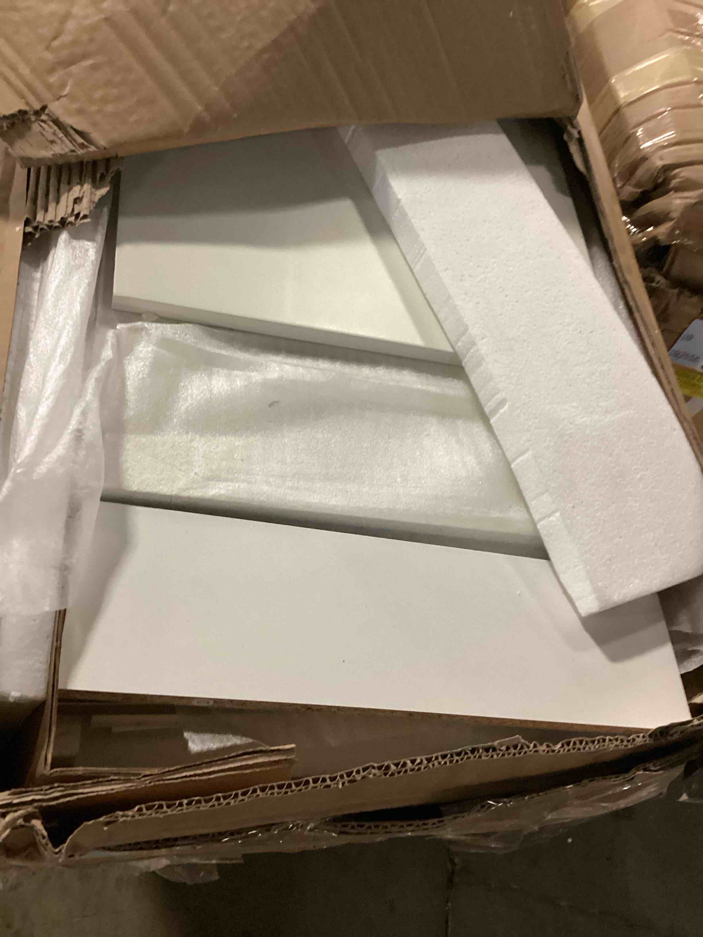 https://s3.amazonaws.com/lotting-images-prod/bidfta/PPE2358011_1750434053795.jpeg