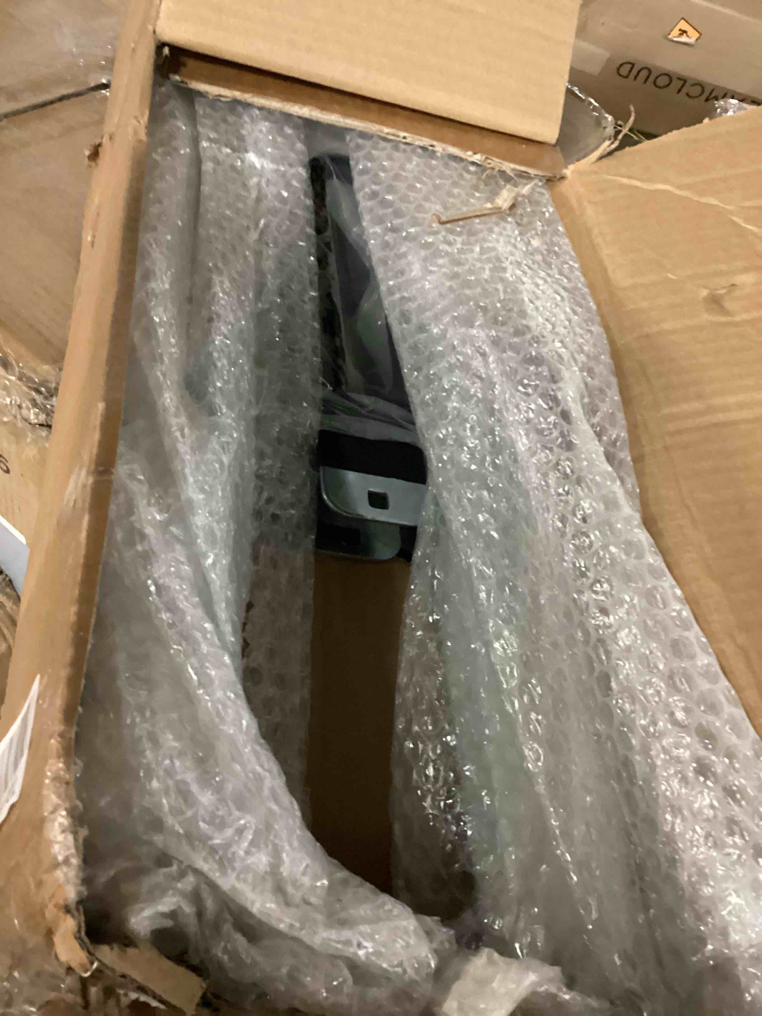 https://s3.amazonaws.com/lotting-images-prod/bidfta/PPE2358052_1750508375821.jpeg