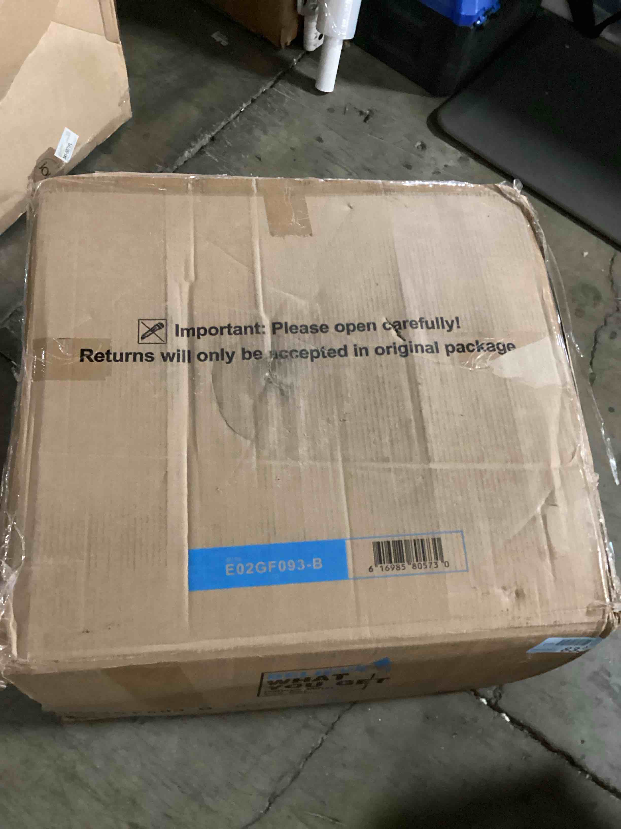 https://s3.amazonaws.com/lotting-images-prod/bidfta/PPE2358709_1750939009204.jpeg