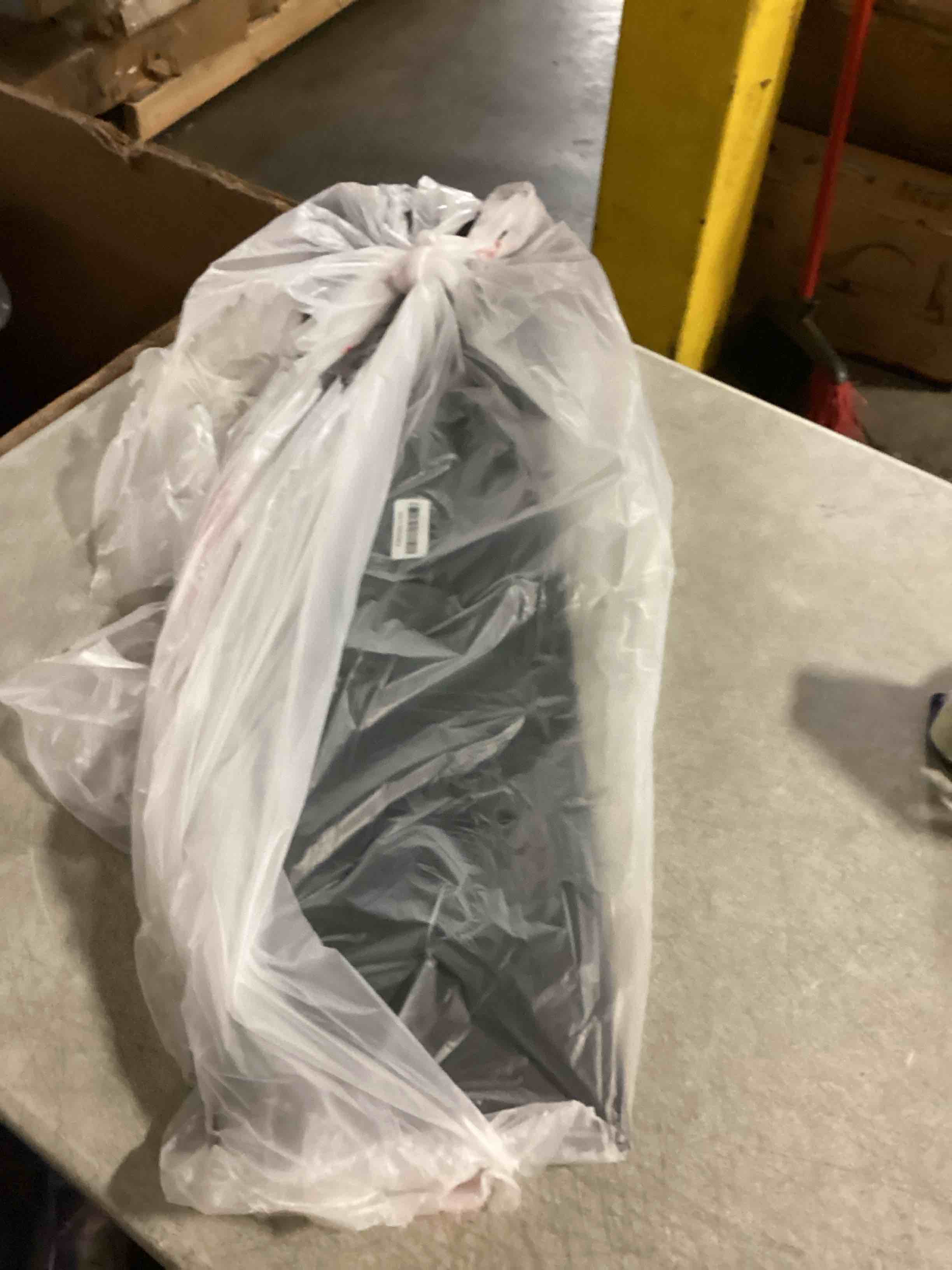 https://s3.amazonaws.com/lotting-images-prod/bidfta/PPE2358961_1751283410569.jpeg