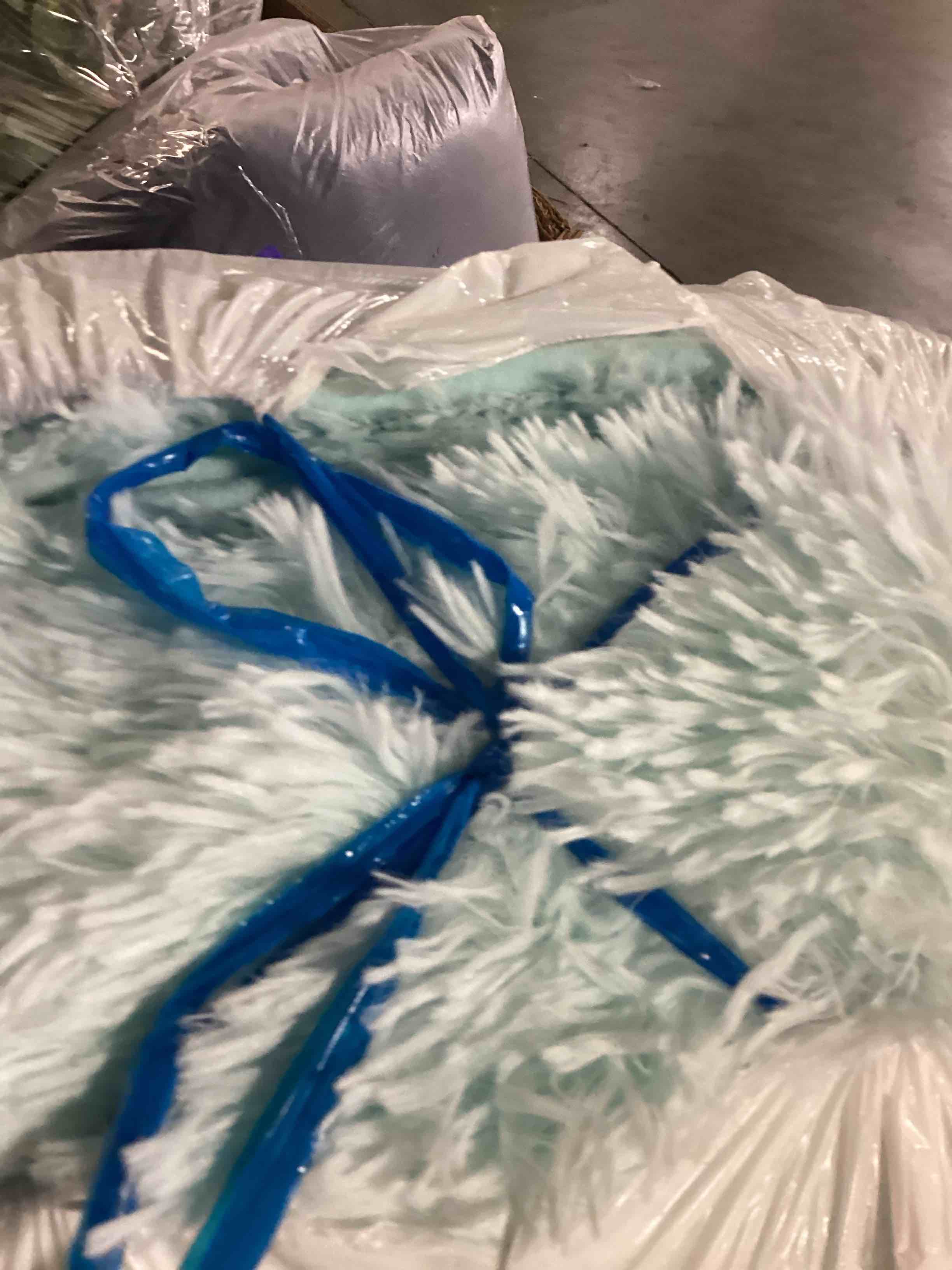 https://s3.amazonaws.com/lotting-images-prod/bidfta/PPE2358973_1751285124851.jpeg