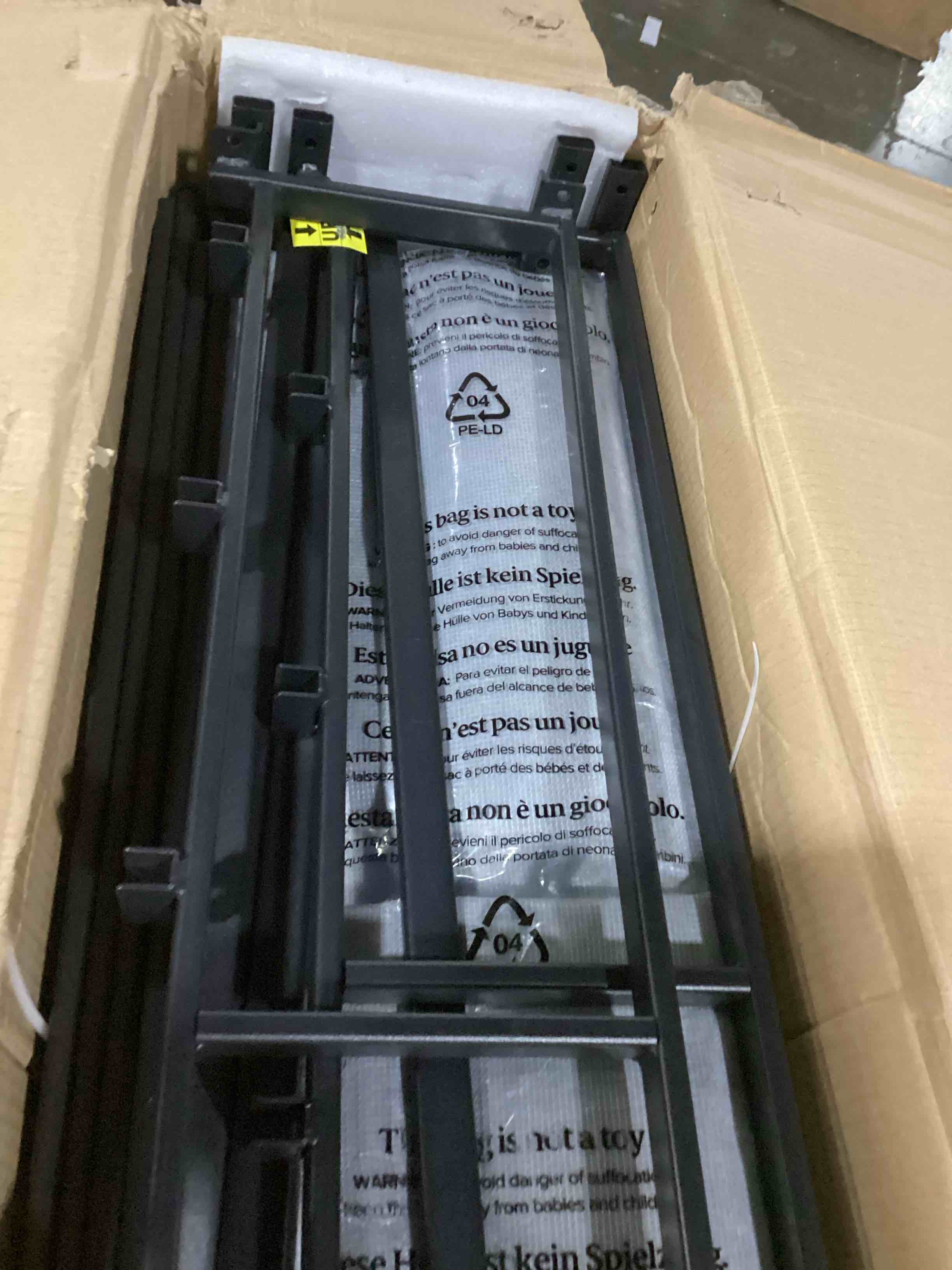 https://s3.amazonaws.com/lotting-images-prod/bidfta/PPE2359086_1745600917996.jpeg