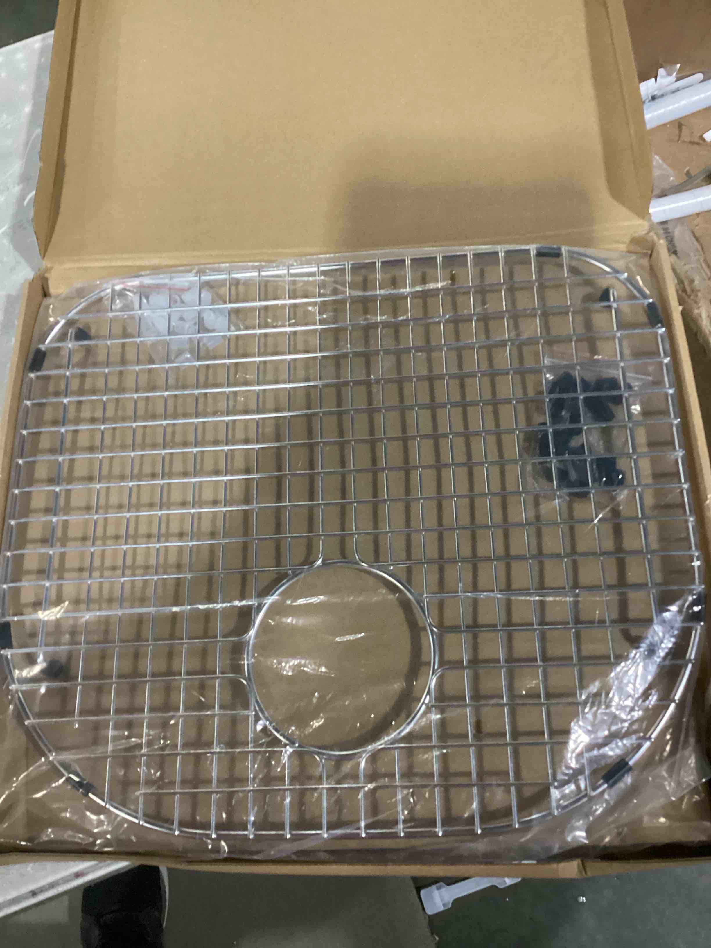 https://s3.amazonaws.com/lotting-images-prod/bidfta/PPE2359193_1745847713636.jpeg