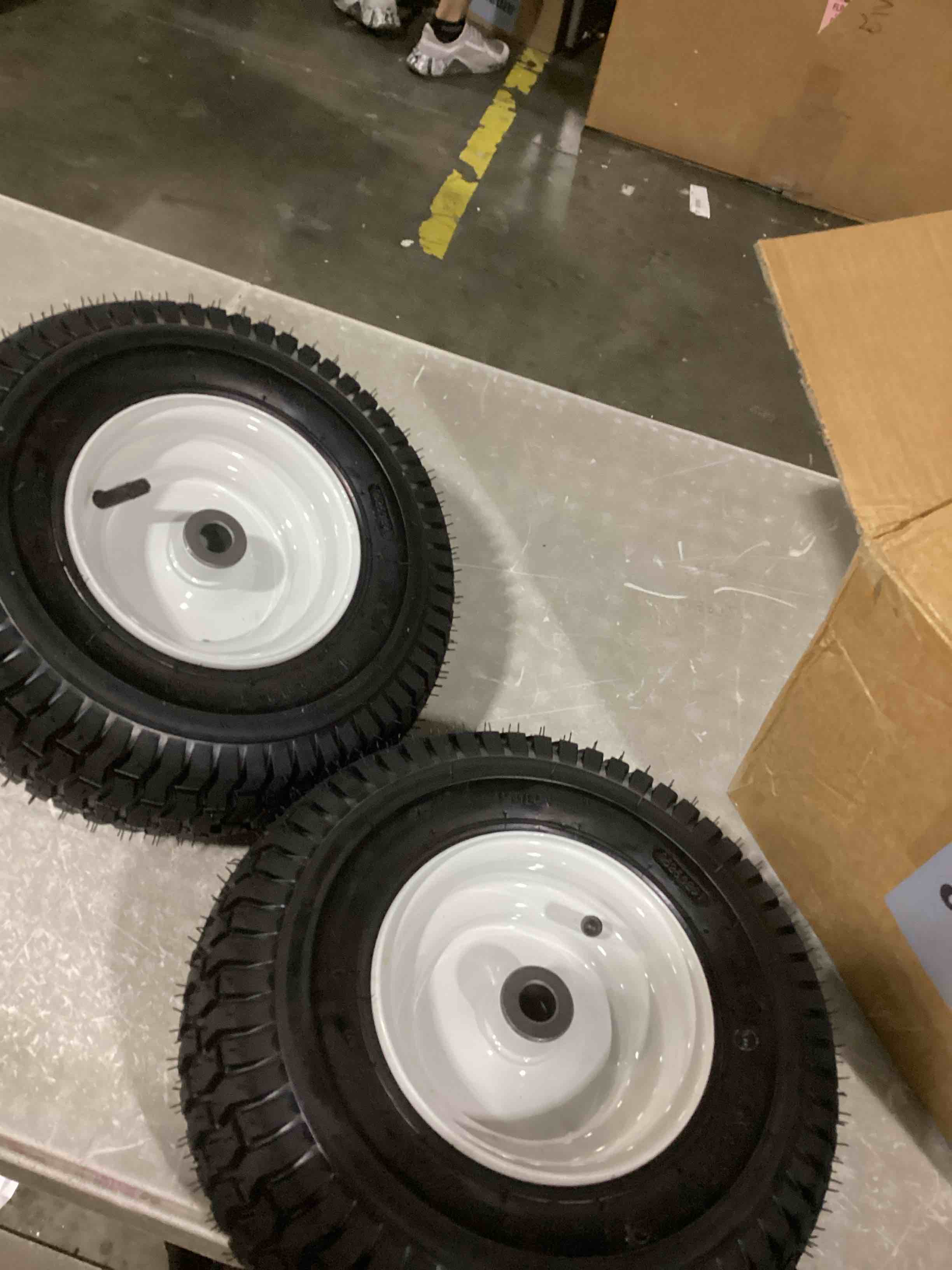 https://s3.amazonaws.com/lotting-images-prod/bidfta/PPE2359209_1745851221364.jpeg