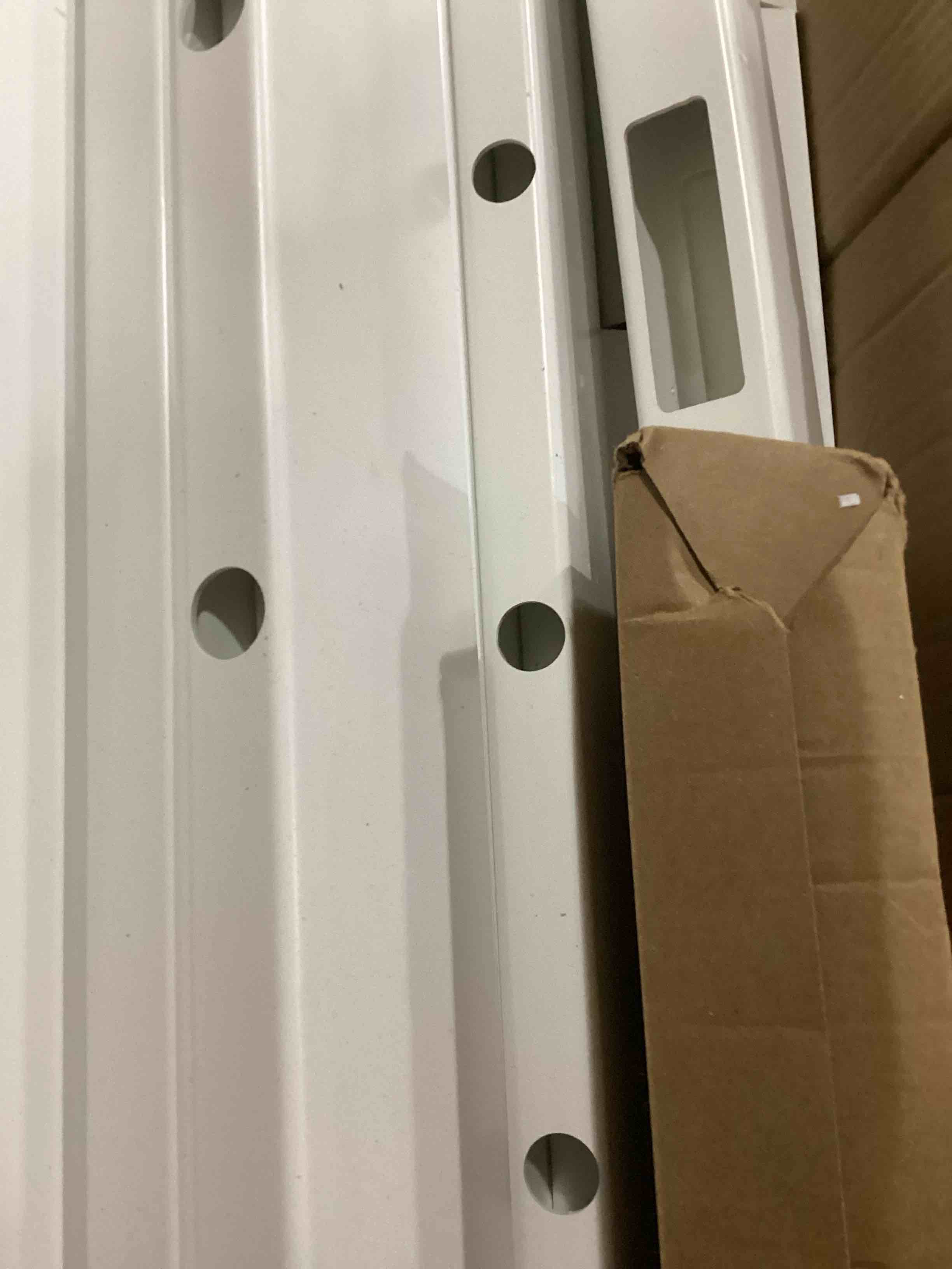 https://s3.amazonaws.com/lotting-images-prod/bidfta/PPE2359225_1745855232663.jpeg