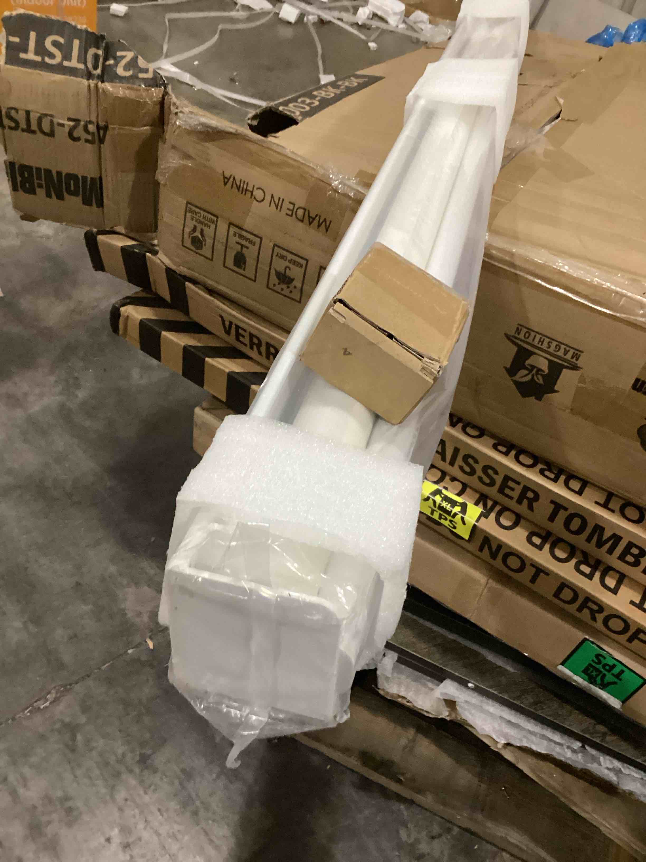 https://s3.amazonaws.com/lotting-images-prod/bidfta/PPE2359241_1745931830528.jpeg