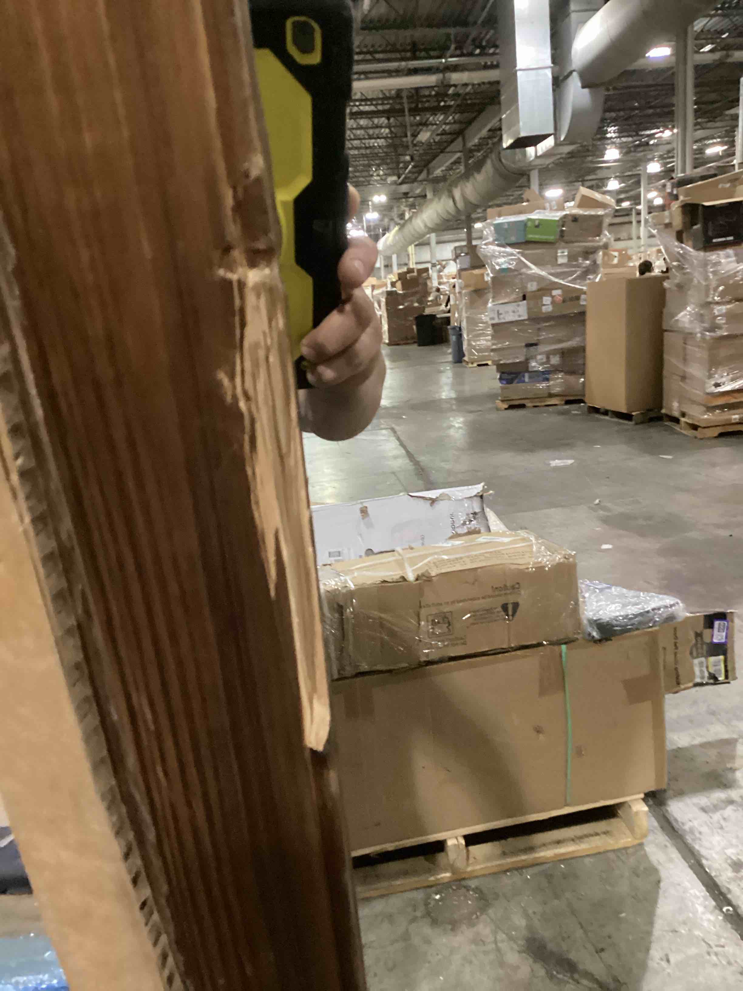 https://s3.amazonaws.com/lotting-images-prod/bidfta/PPE2359268_1745936522720.jpeg