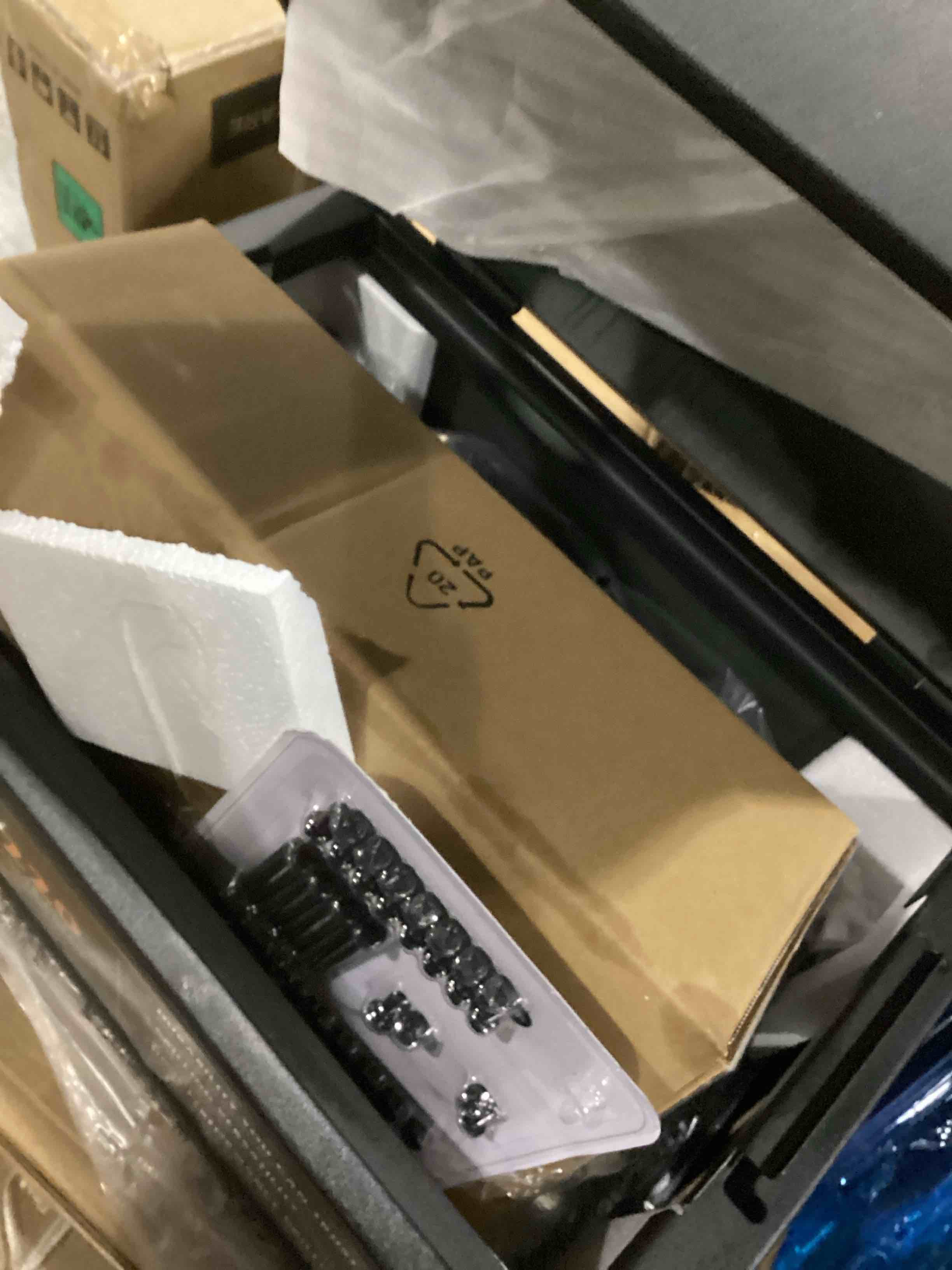 https://s3.amazonaws.com/lotting-images-prod/bidfta/PPE2359283_1745925504001.jpeg