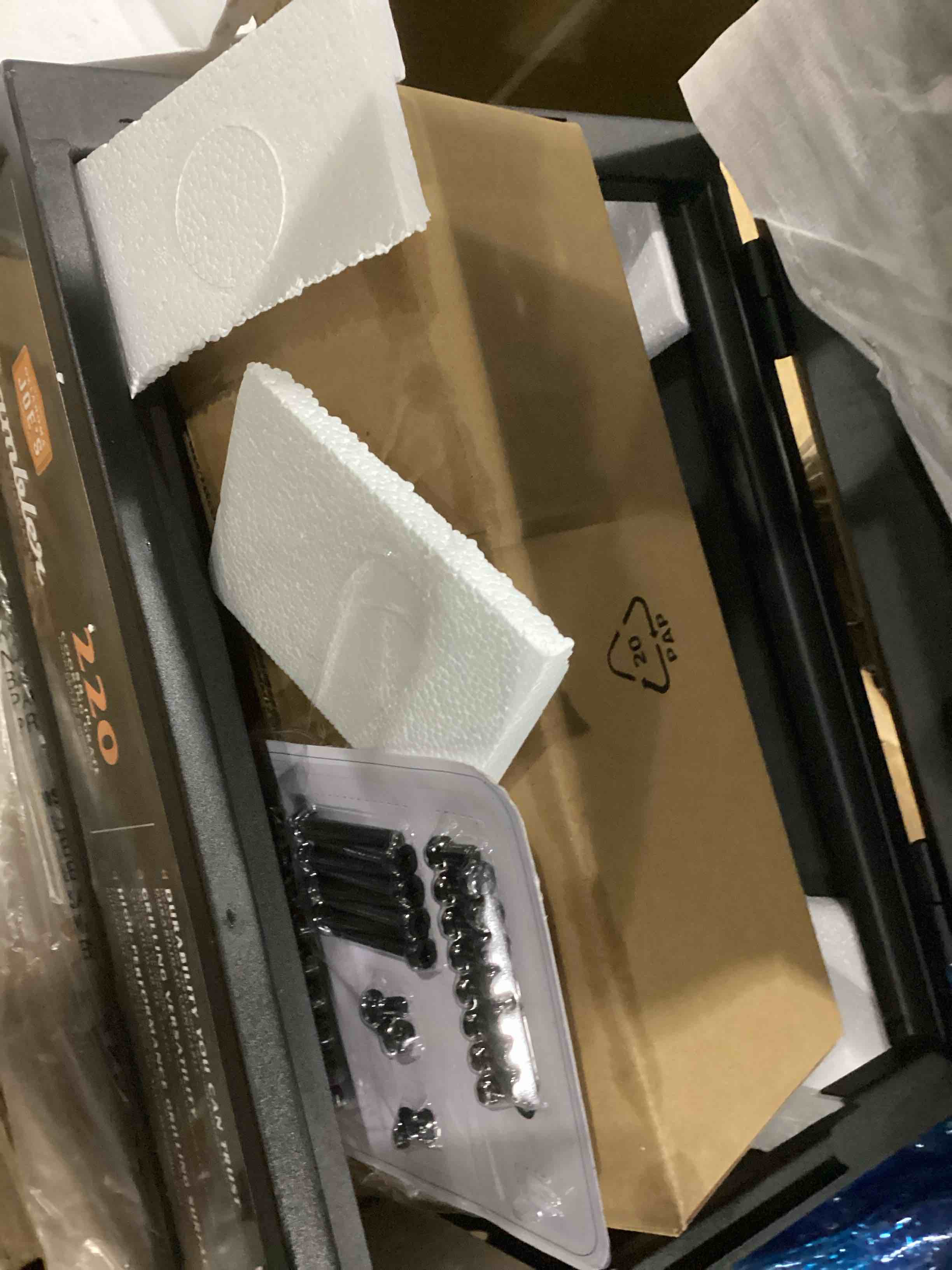 https://s3.amazonaws.com/lotting-images-prod/bidfta/PPE2359283_1745925506624.jpeg