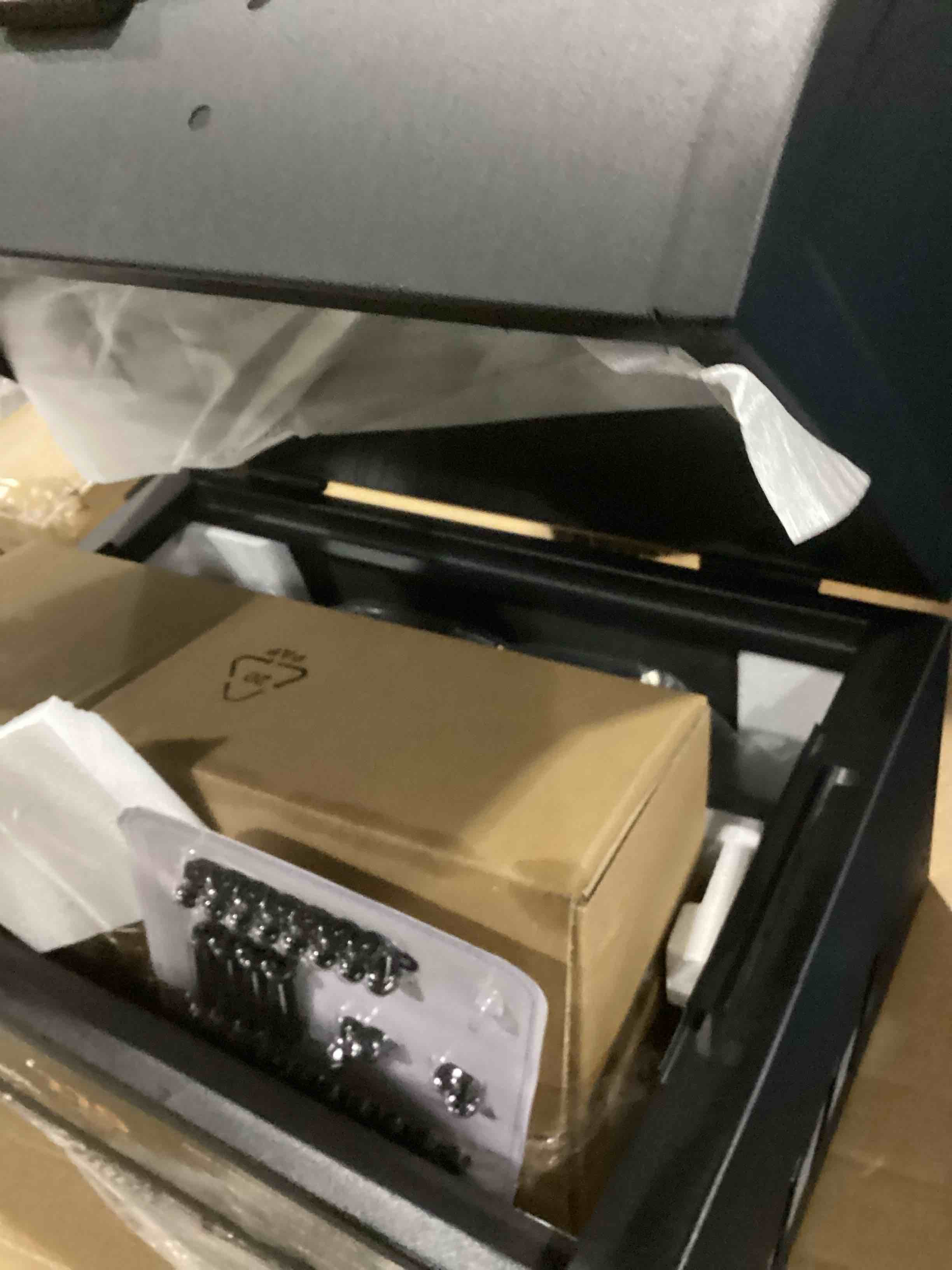 https://s3.amazonaws.com/lotting-images-prod/bidfta/PPE2359283_1745925509275.jpeg