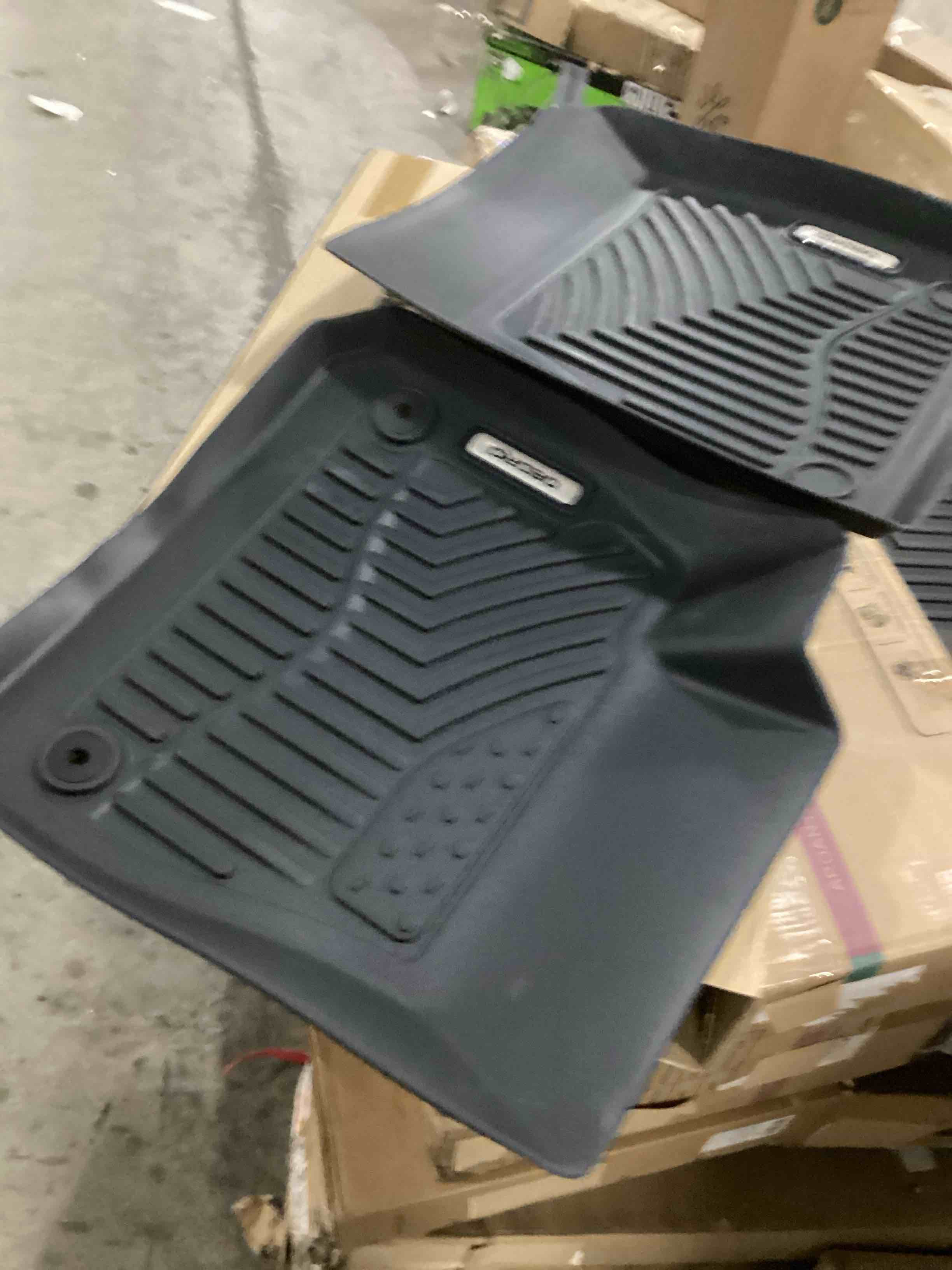 https://s3.amazonaws.com/lotting-images-prod/bidfta/PPE2359335_1746014750271.jpeg