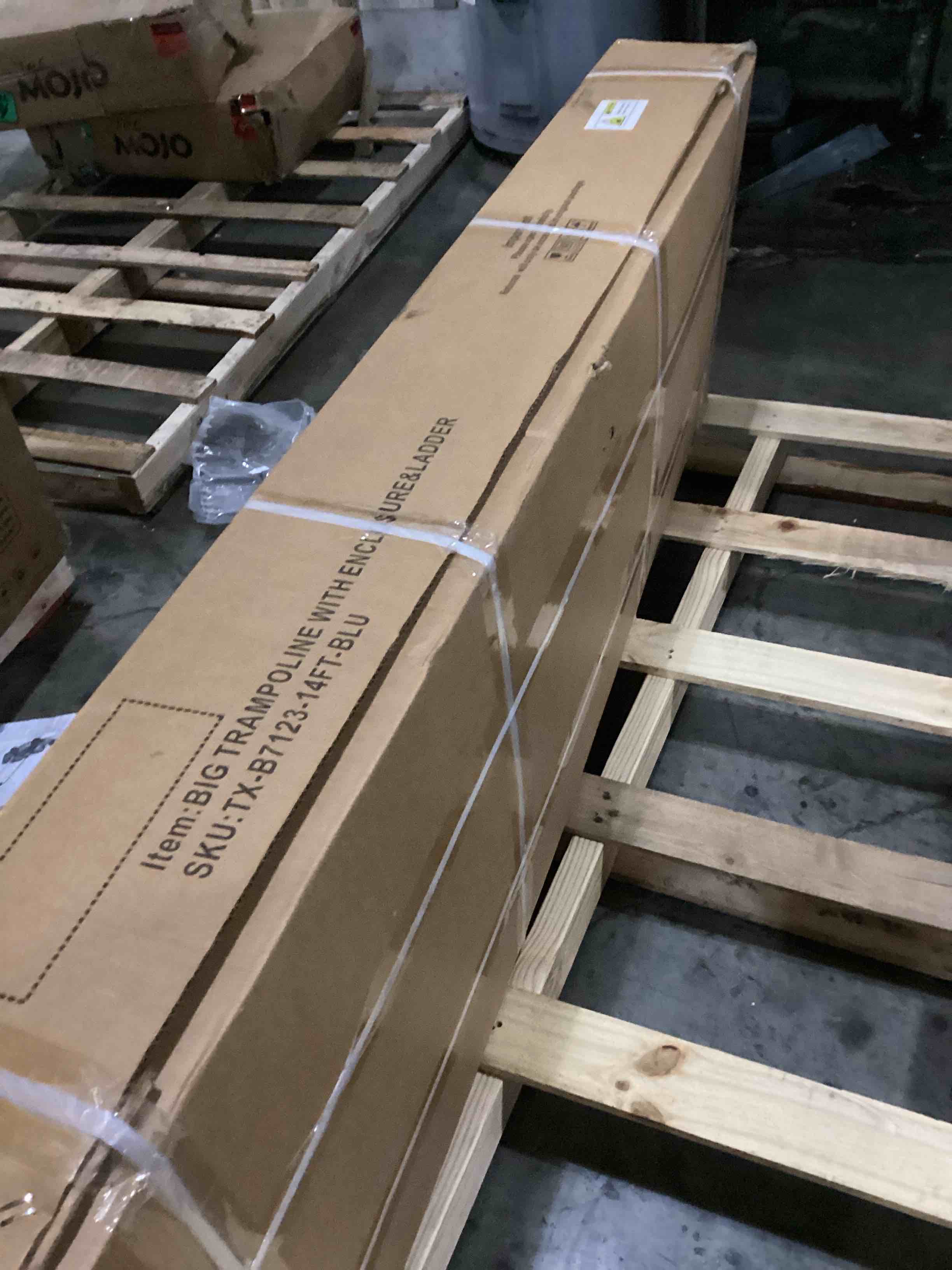 https://s3.amazonaws.com/lotting-images-prod/bidfta/PPE2359357_1746020366424.jpeg