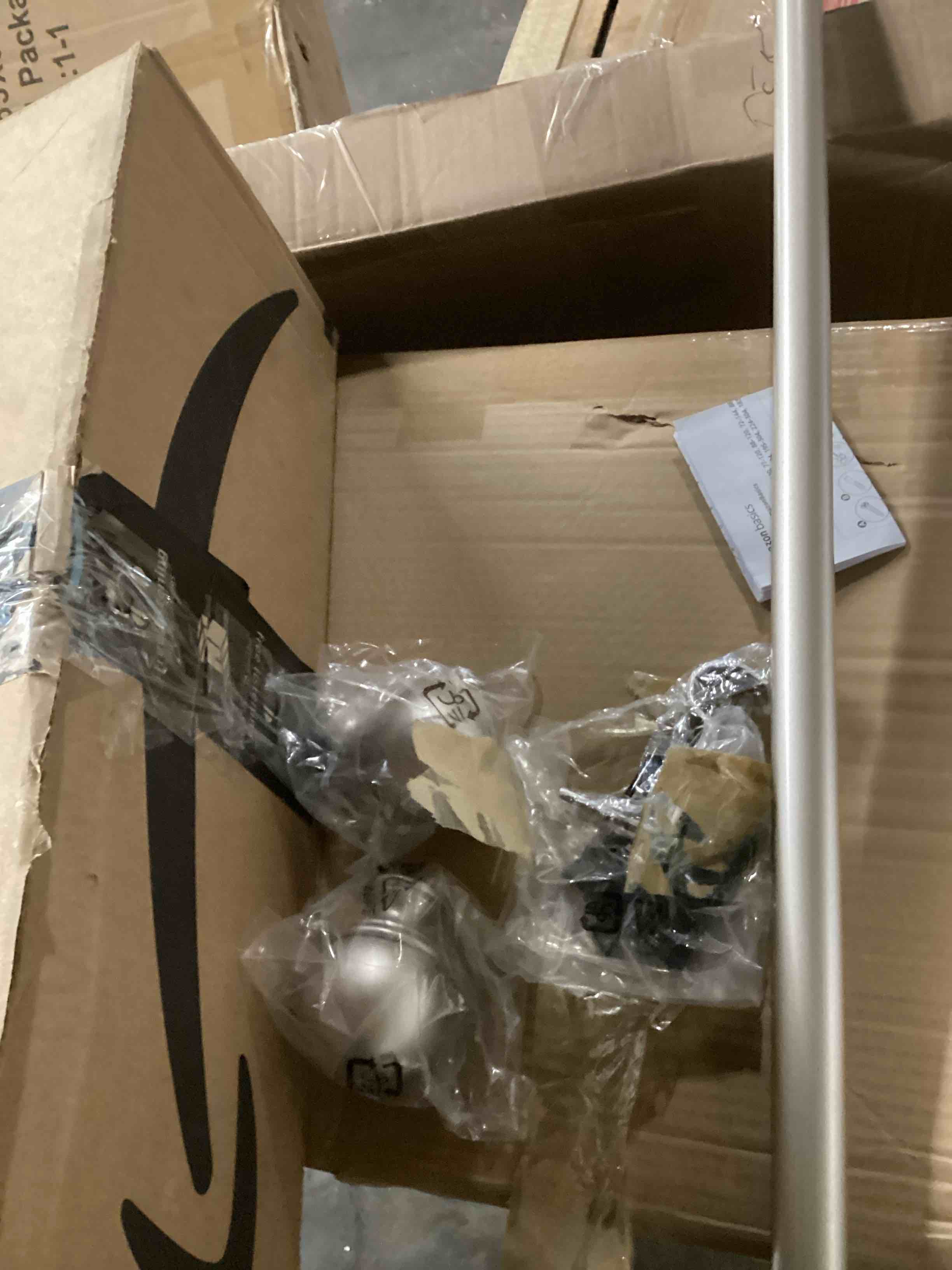 https://s3.amazonaws.com/lotting-images-prod/bidfta/PPE2359428_1746113659325.jpeg