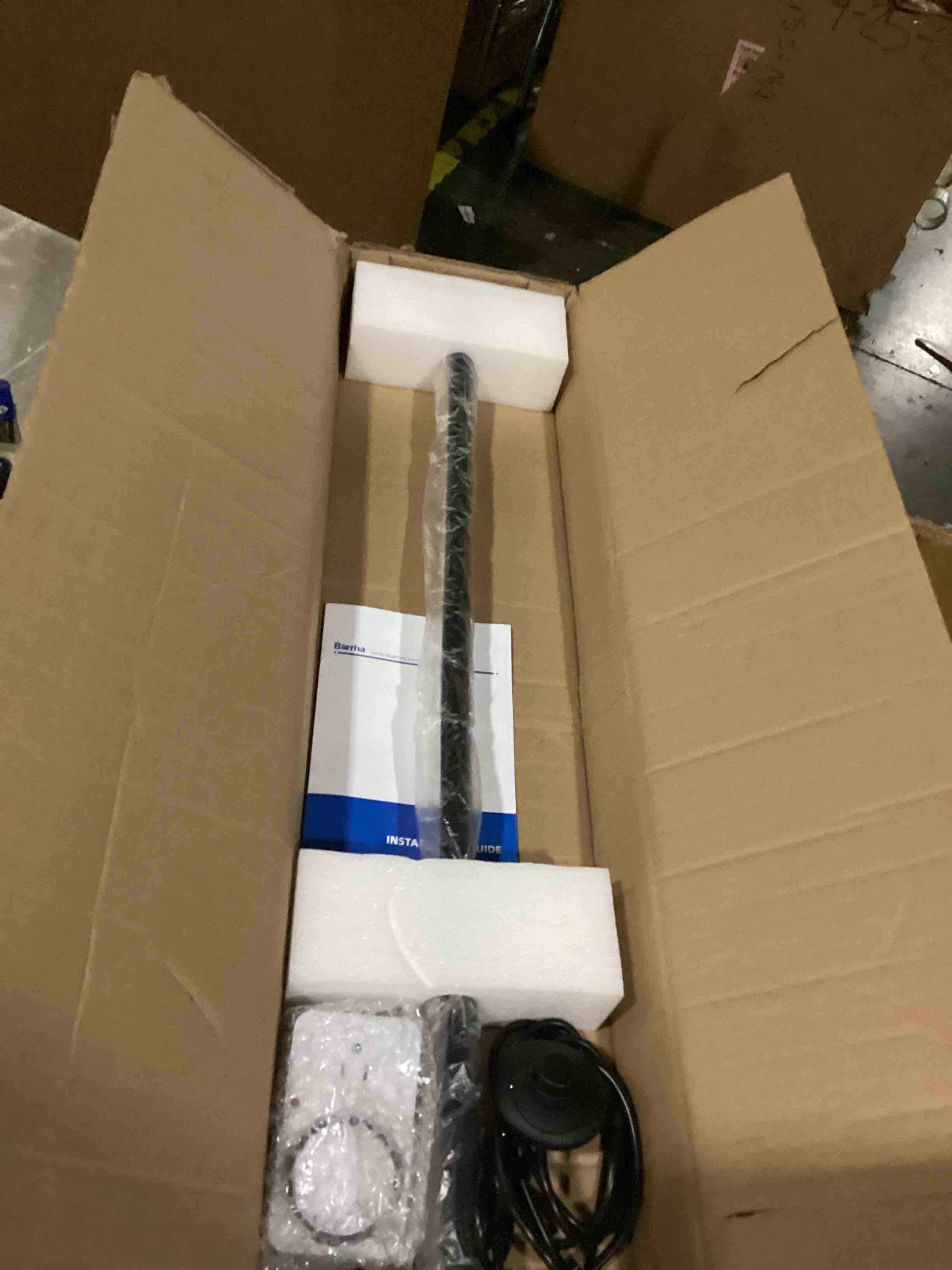 https://s3.amazonaws.com/lotting-images-prod/bidfta/PPE2359467_1746125373708.jpeg