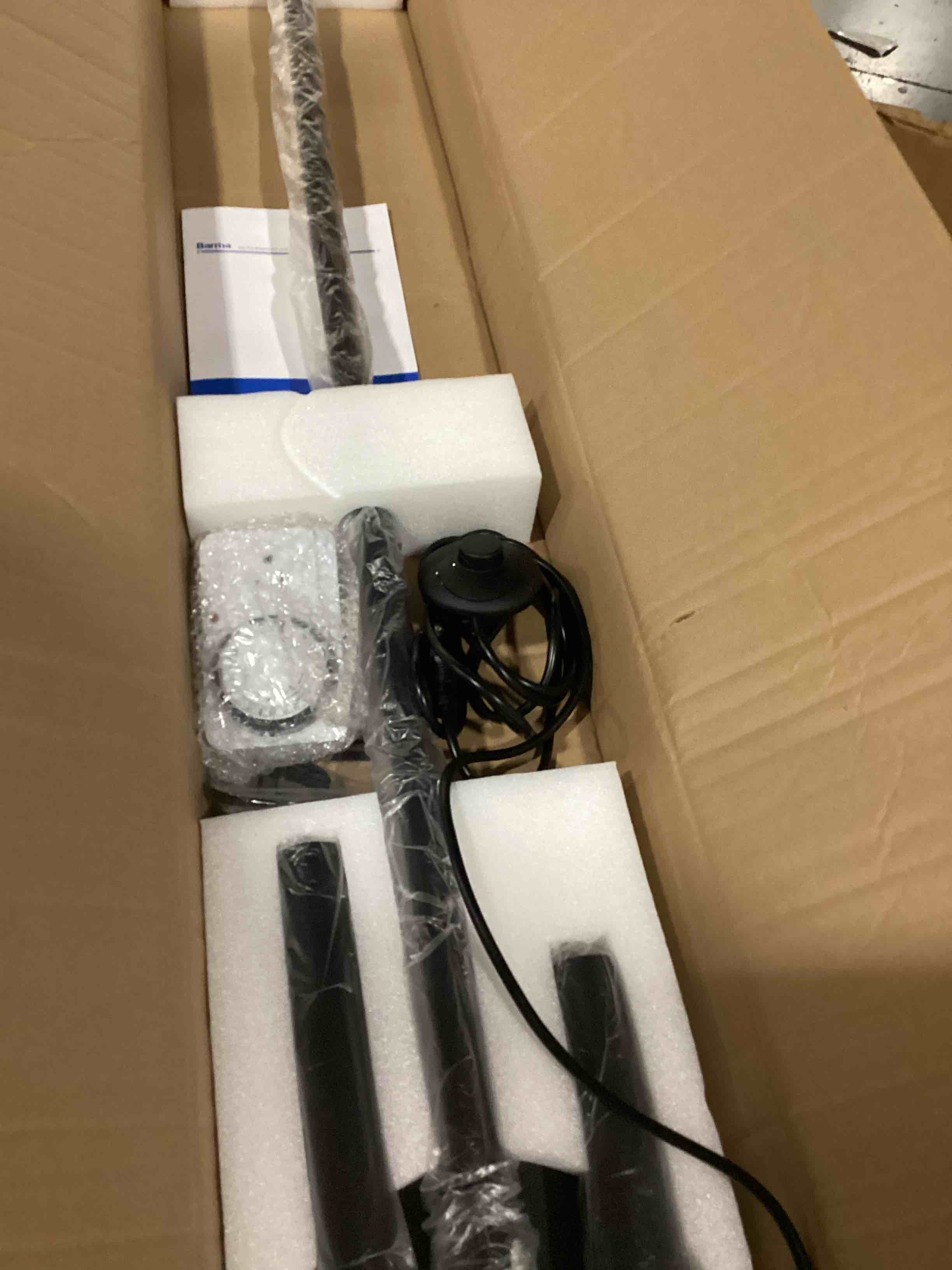 https://s3.amazonaws.com/lotting-images-prod/bidfta/PPE2359467_1746125379736.jpeg