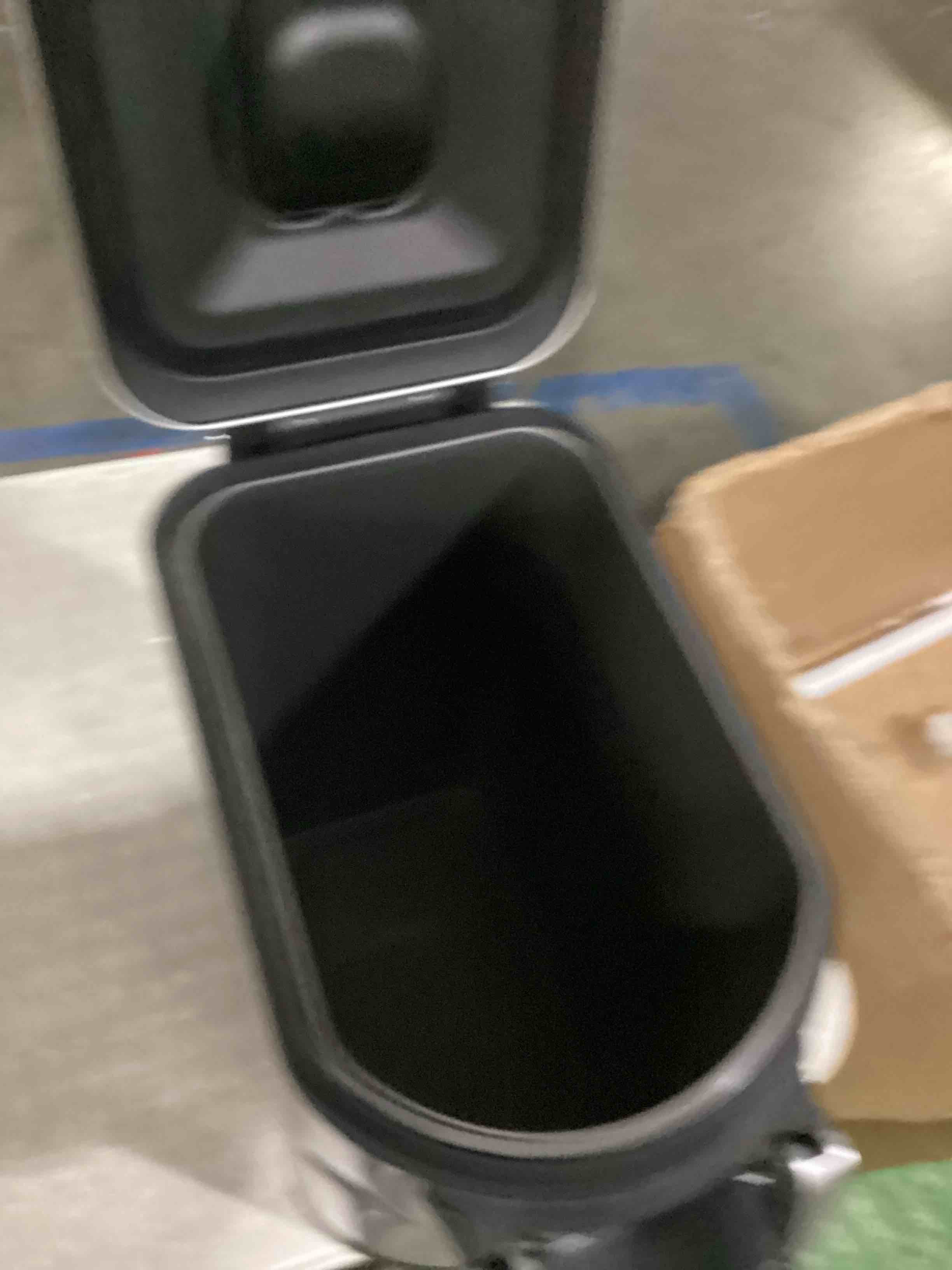 https://s3.amazonaws.com/lotting-images-prod/bidfta/PPE2359540_1746193784095.jpeg