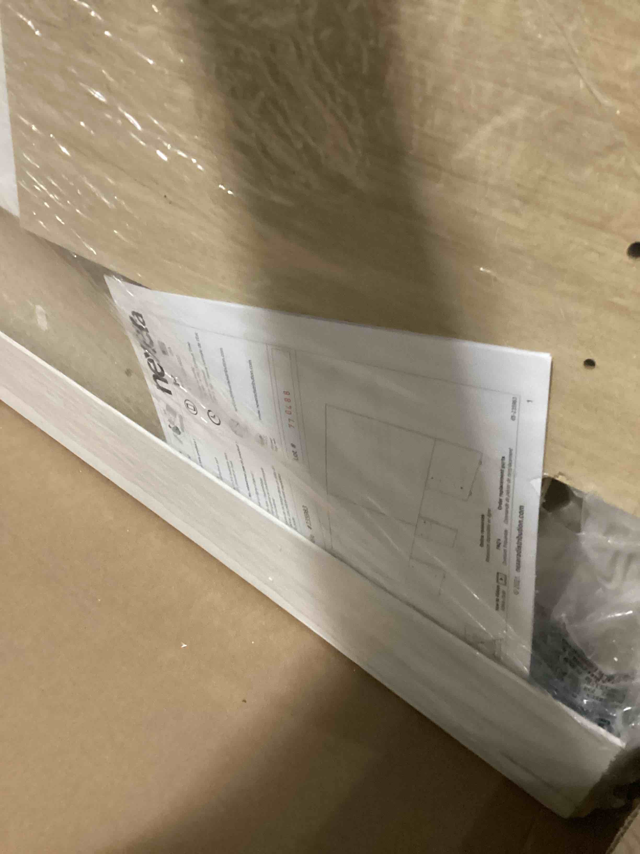 https://s3.amazonaws.com/lotting-images-prod/bidfta/PPE2359648_1746458374119.jpeg