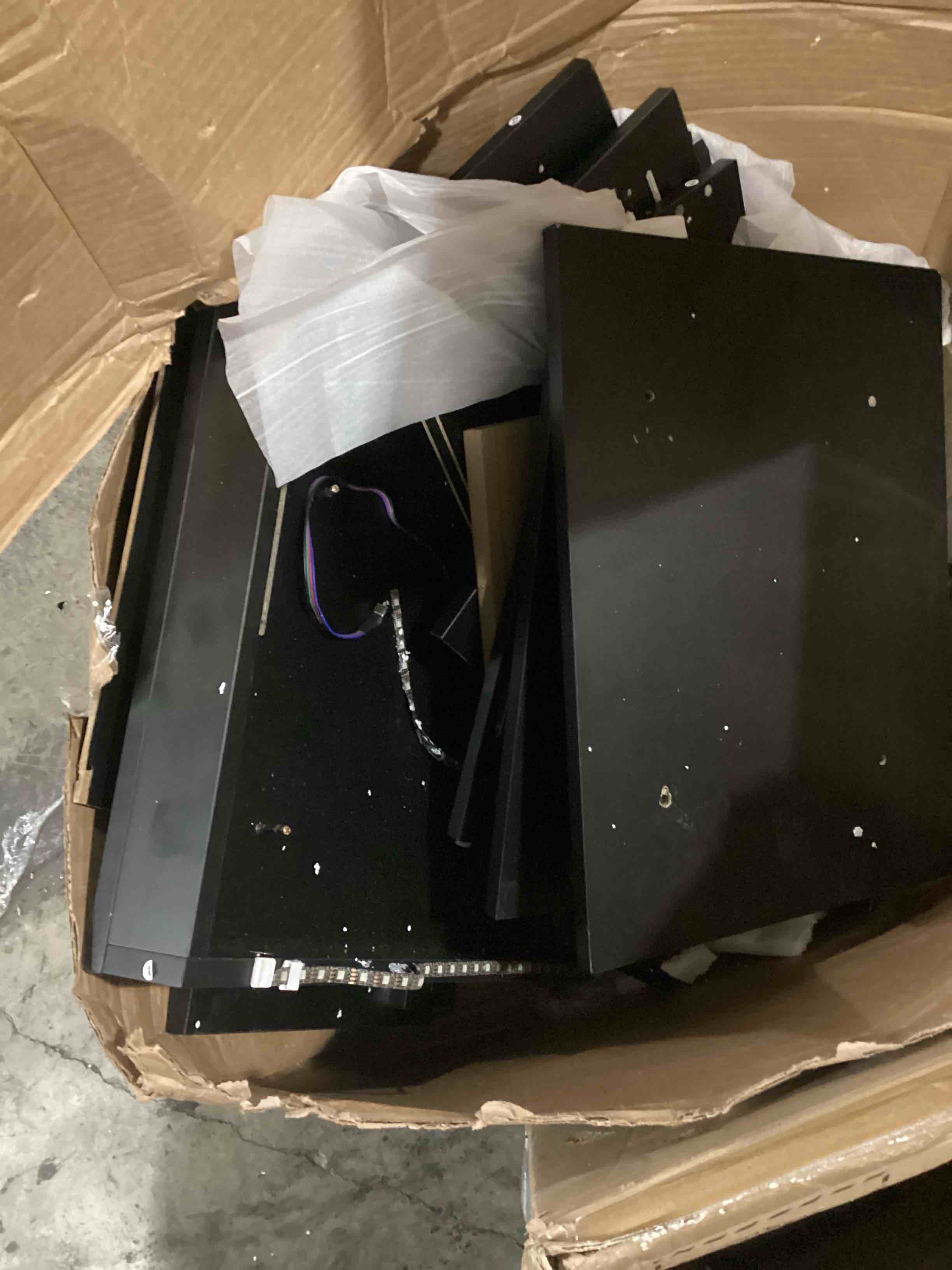 https://s3.amazonaws.com/lotting-images-prod/bidfta/PPE2359655_1746529677213.jpeg