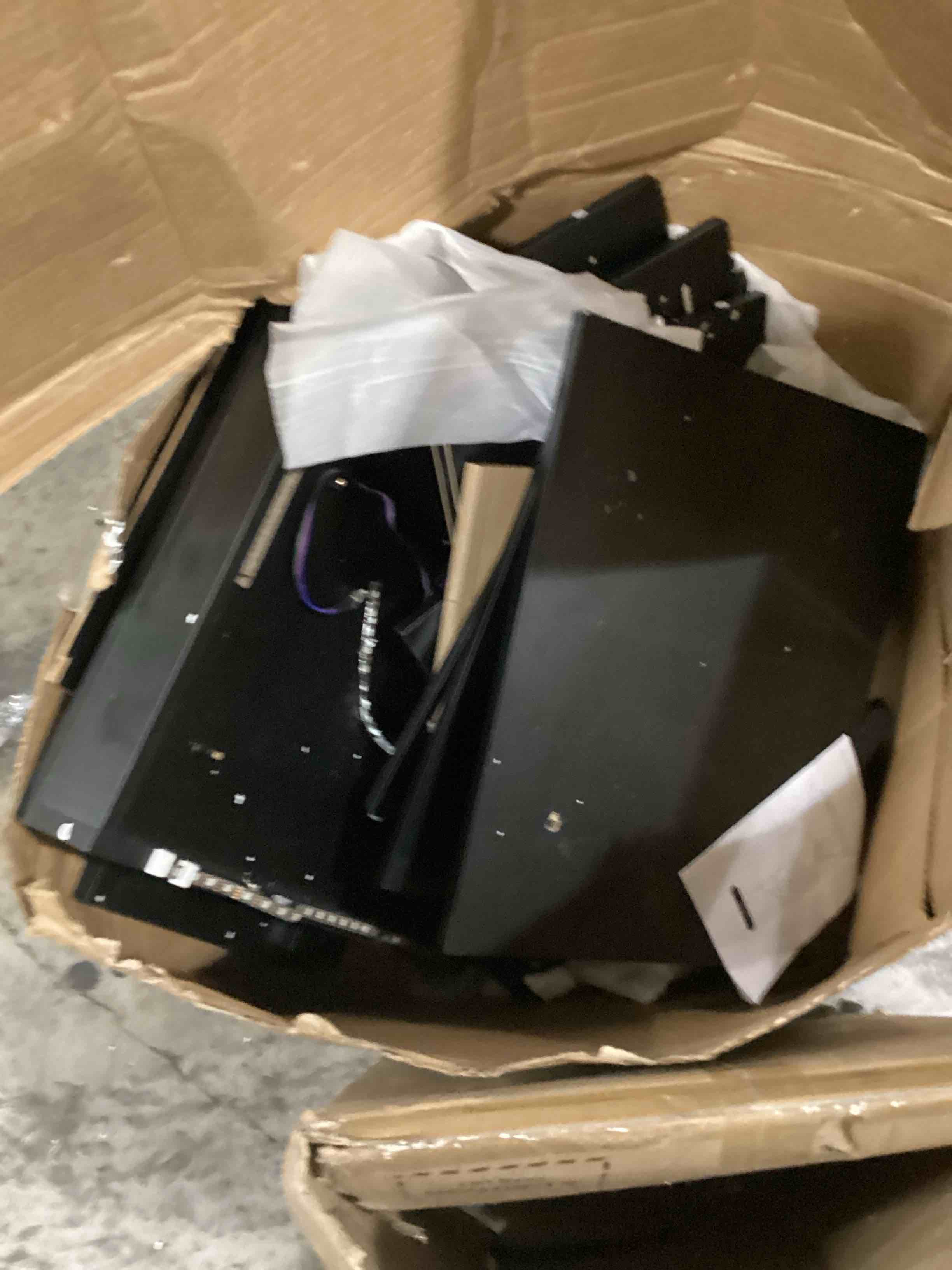 https://s3.amazonaws.com/lotting-images-prod/bidfta/PPE2359655_1746529696389.jpeg