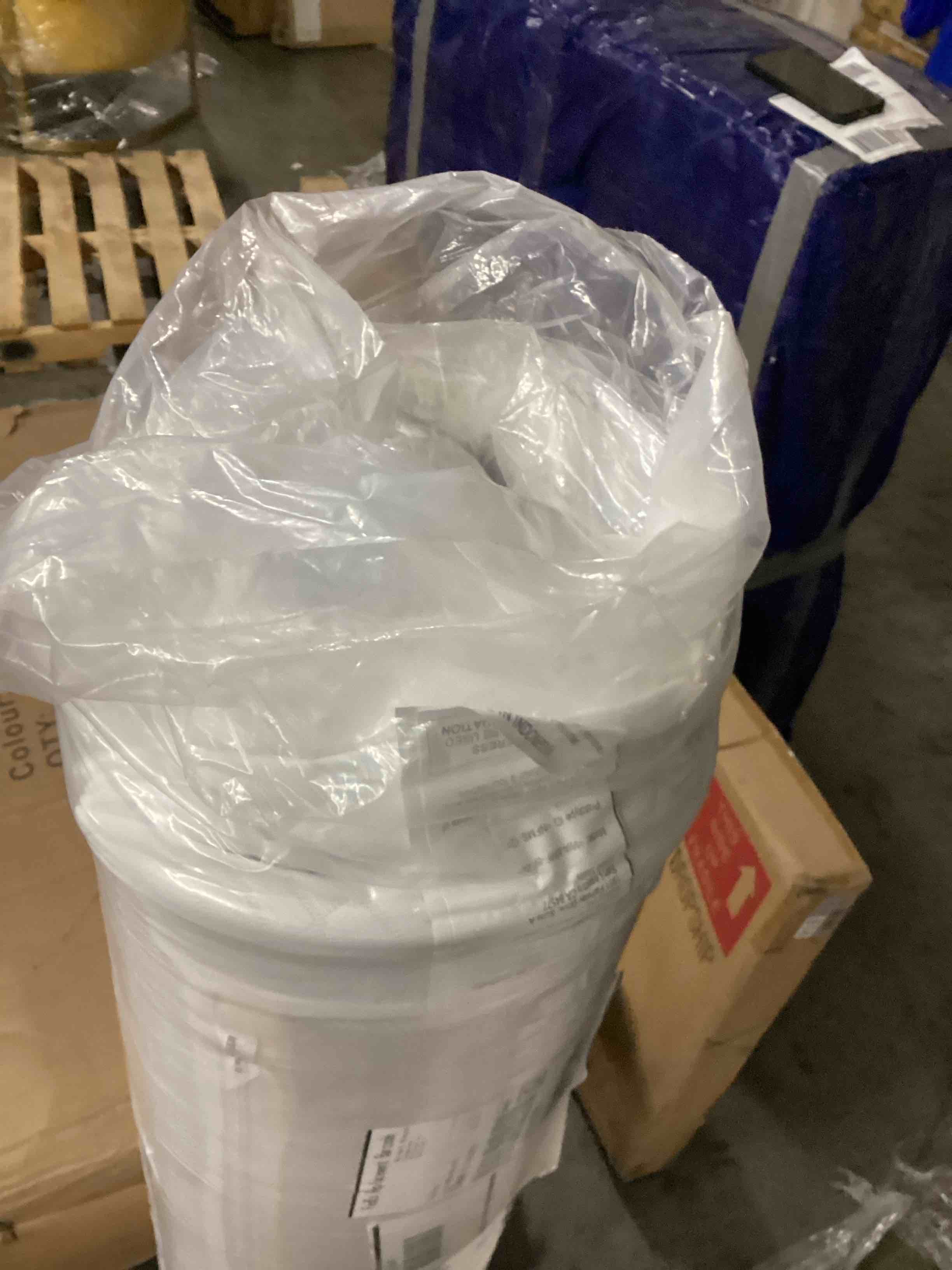 https://s3.amazonaws.com/lotting-images-prod/bidfta/PPE2359659_1746535878626.jpeg