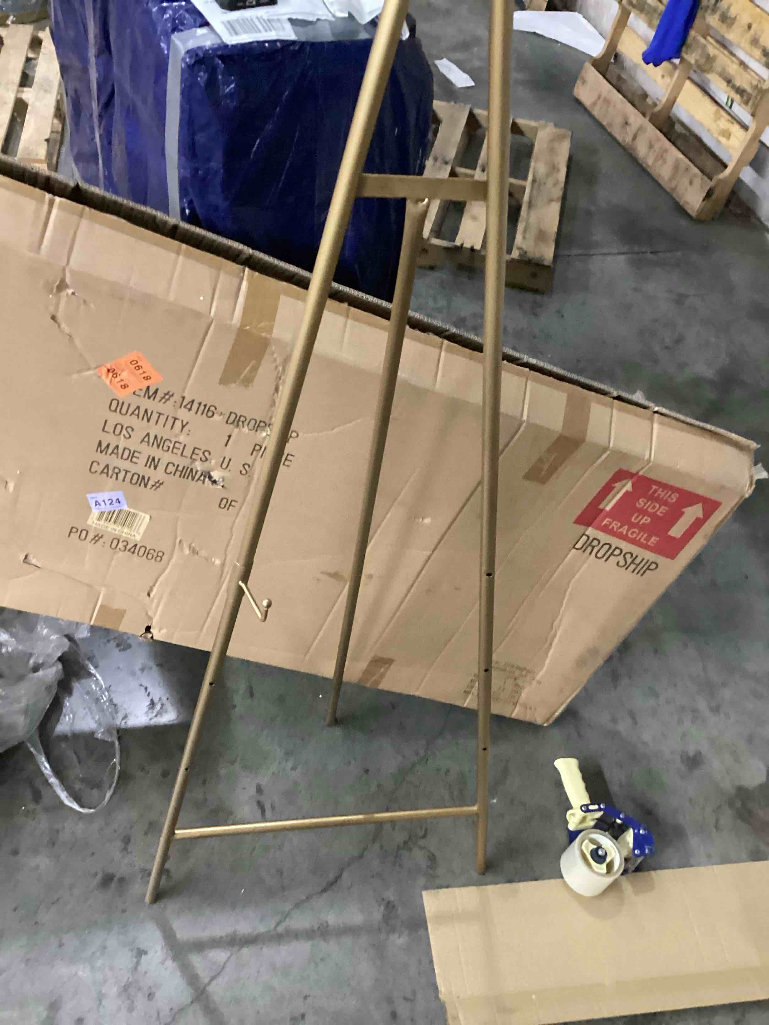 https://s3.amazonaws.com/lotting-images-prod/bidfta/PPE2359660_1746536110722.jpeg