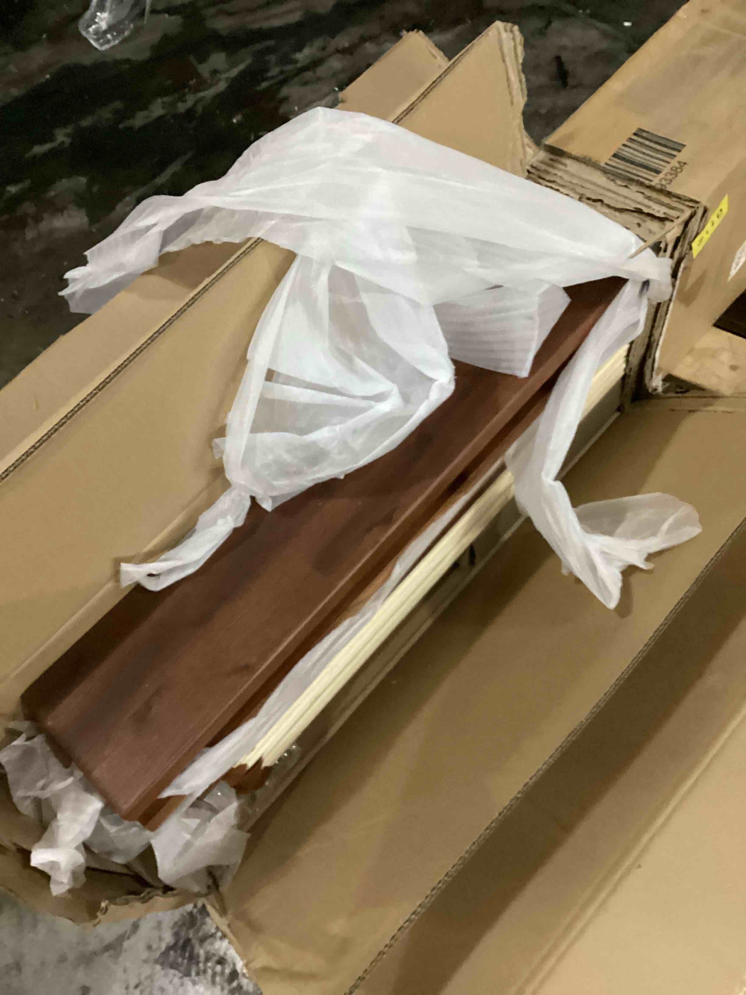 https://s3.amazonaws.com/lotting-images-prod/bidfta/PPE2359665_1746471974491.jpeg
