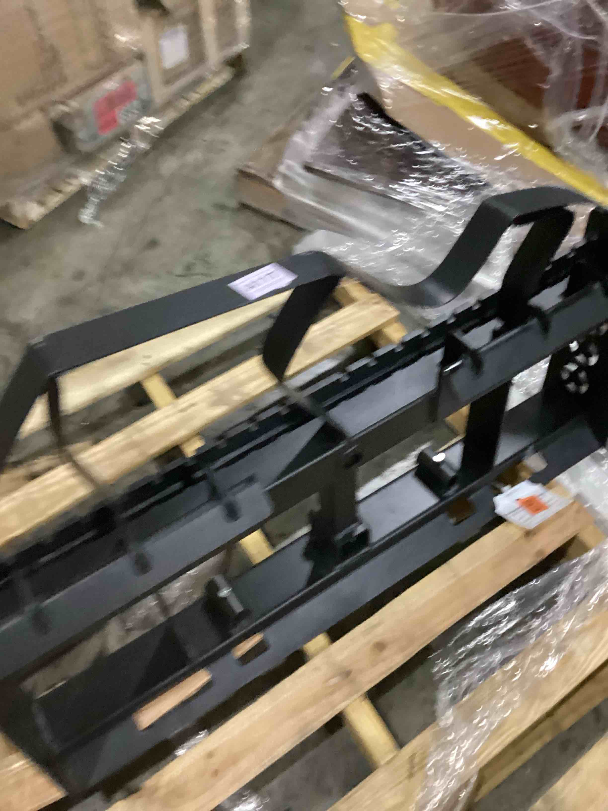 https://s3.amazonaws.com/lotting-images-prod/bidfta/PPE2359670_1746469438303.jpeg