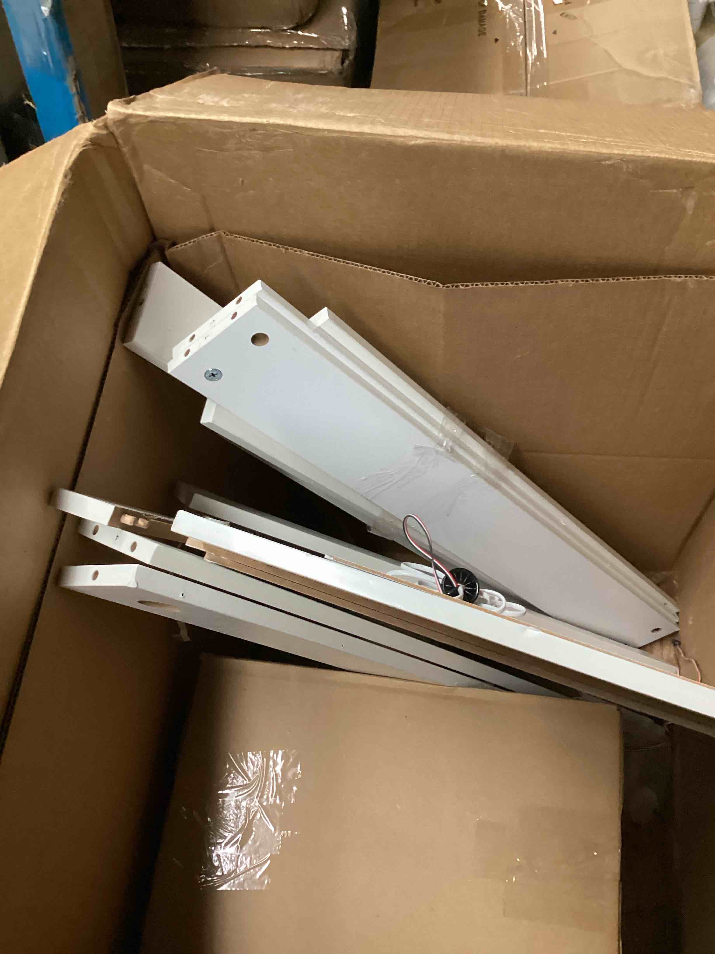 https://s3.amazonaws.com/lotting-images-prod/bidfta/PPE2359689_1746544314280.jpeg