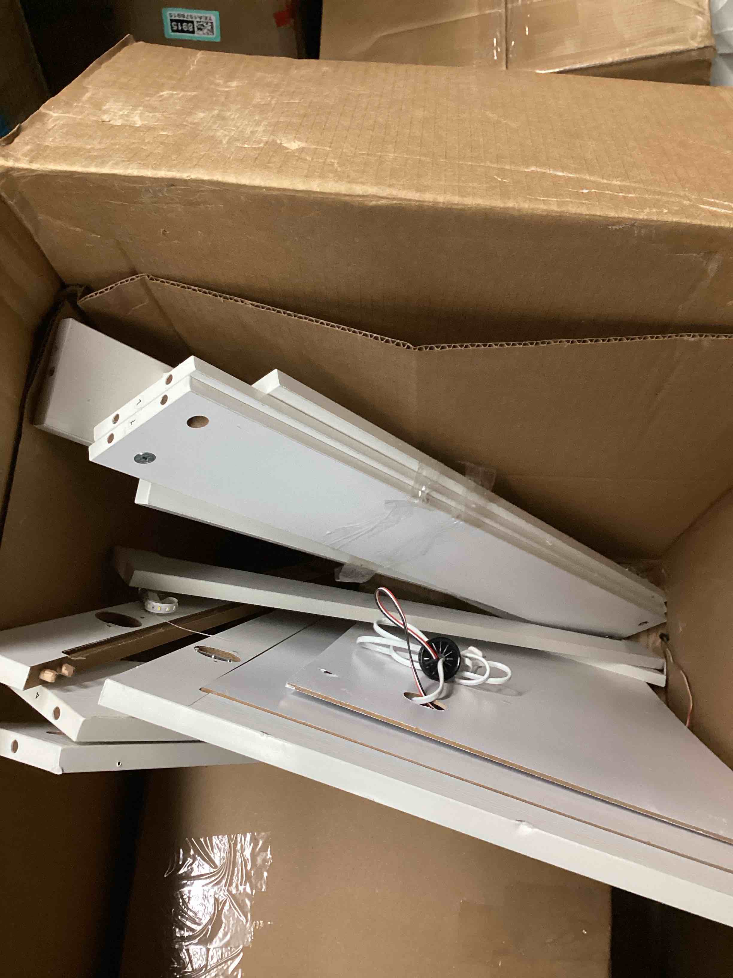 https://s3.amazonaws.com/lotting-images-prod/bidfta/PPE2359689_1746544315354.jpeg