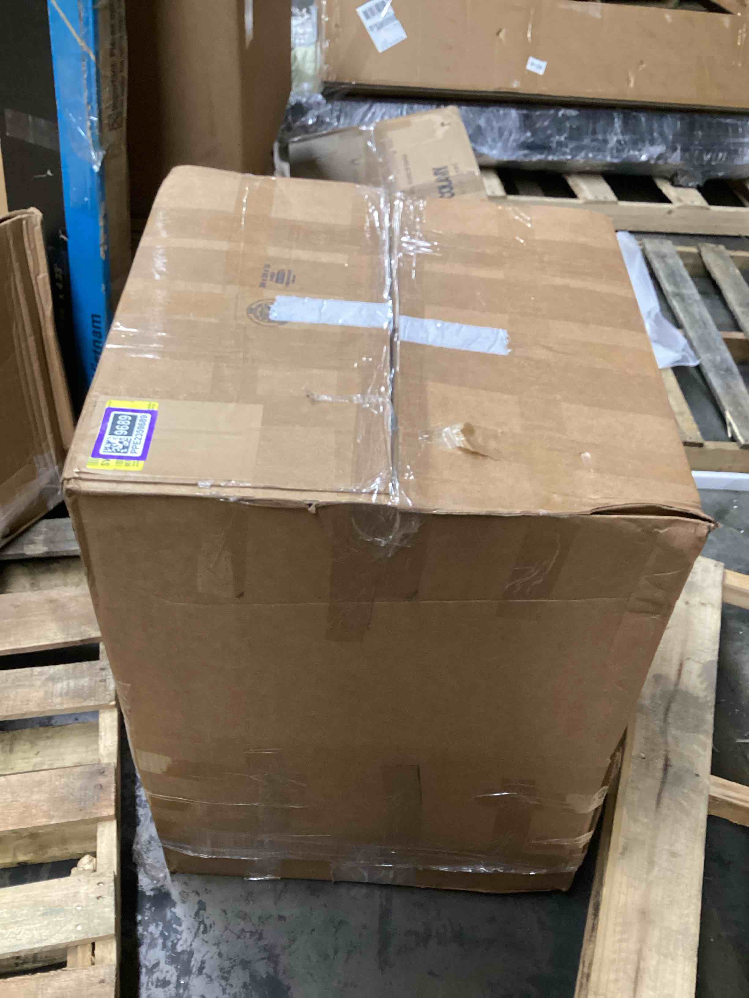 https://s3.amazonaws.com/lotting-images-prod/bidfta/PPE2359689_1746544398749.jpeg