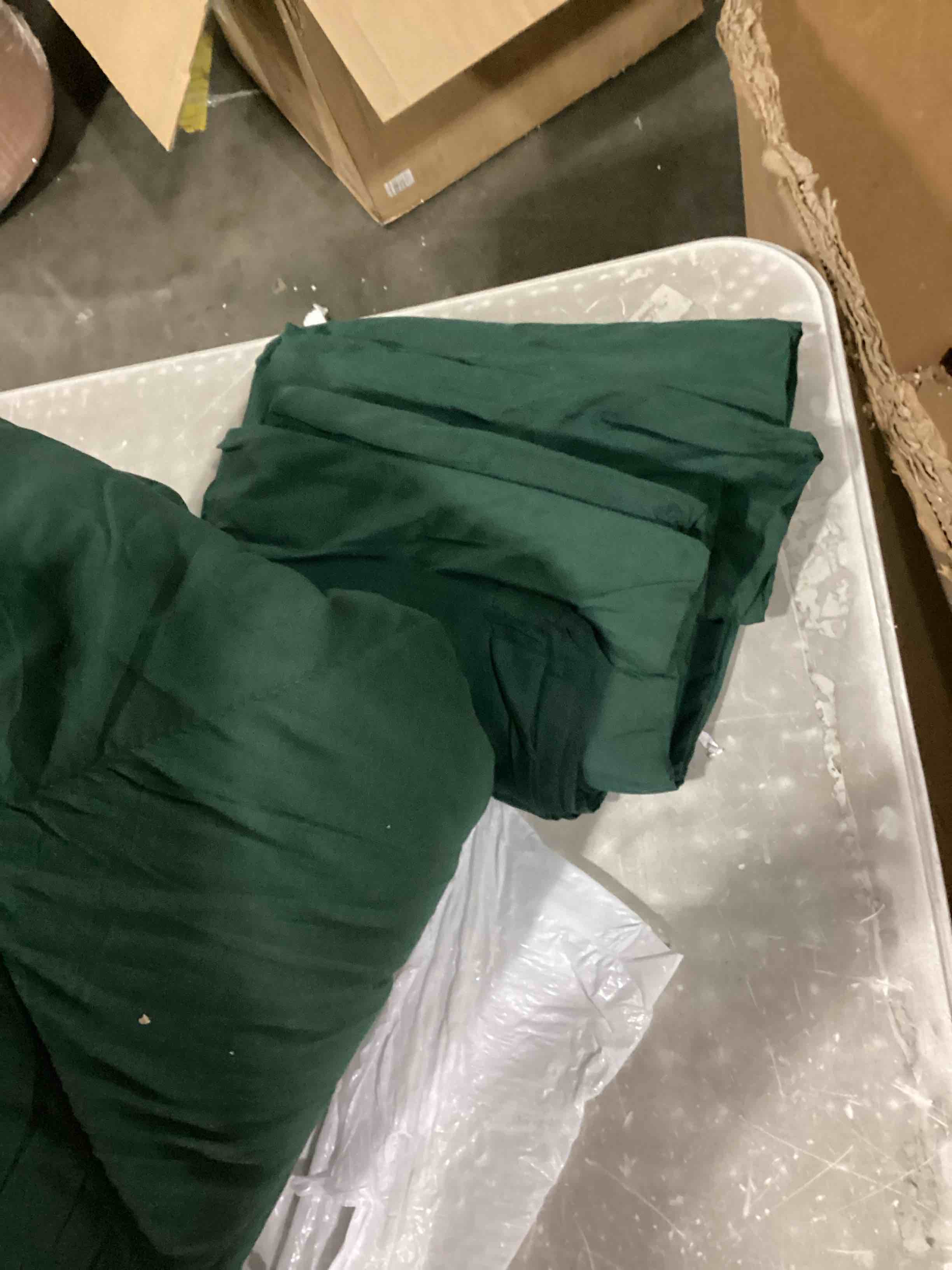 https://s3.amazonaws.com/lotting-images-prod/bidfta/PPE2359750_1746623511582.jpeg