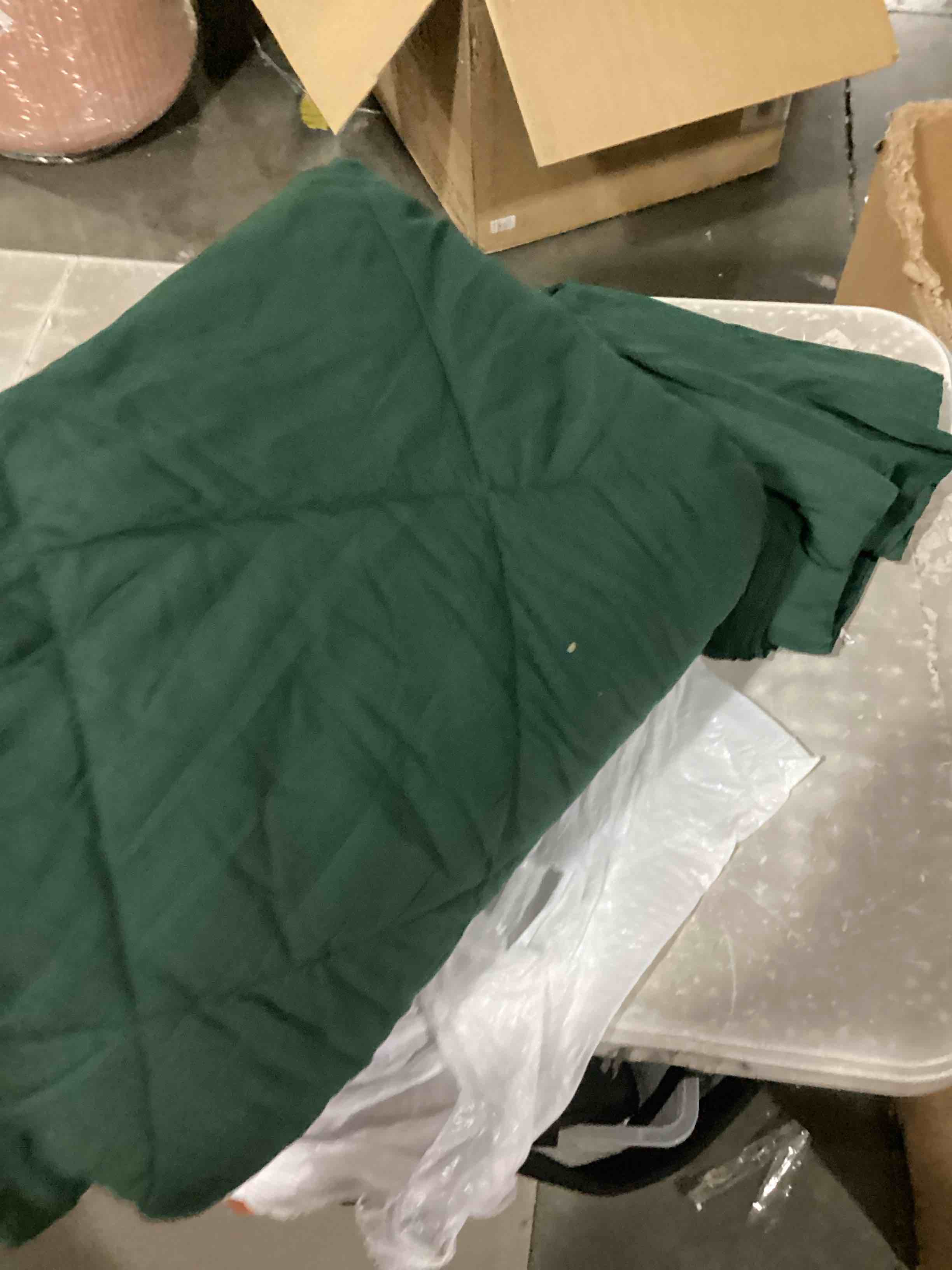 https://s3.amazonaws.com/lotting-images-prod/bidfta/PPE2359750_1746623512784.jpeg