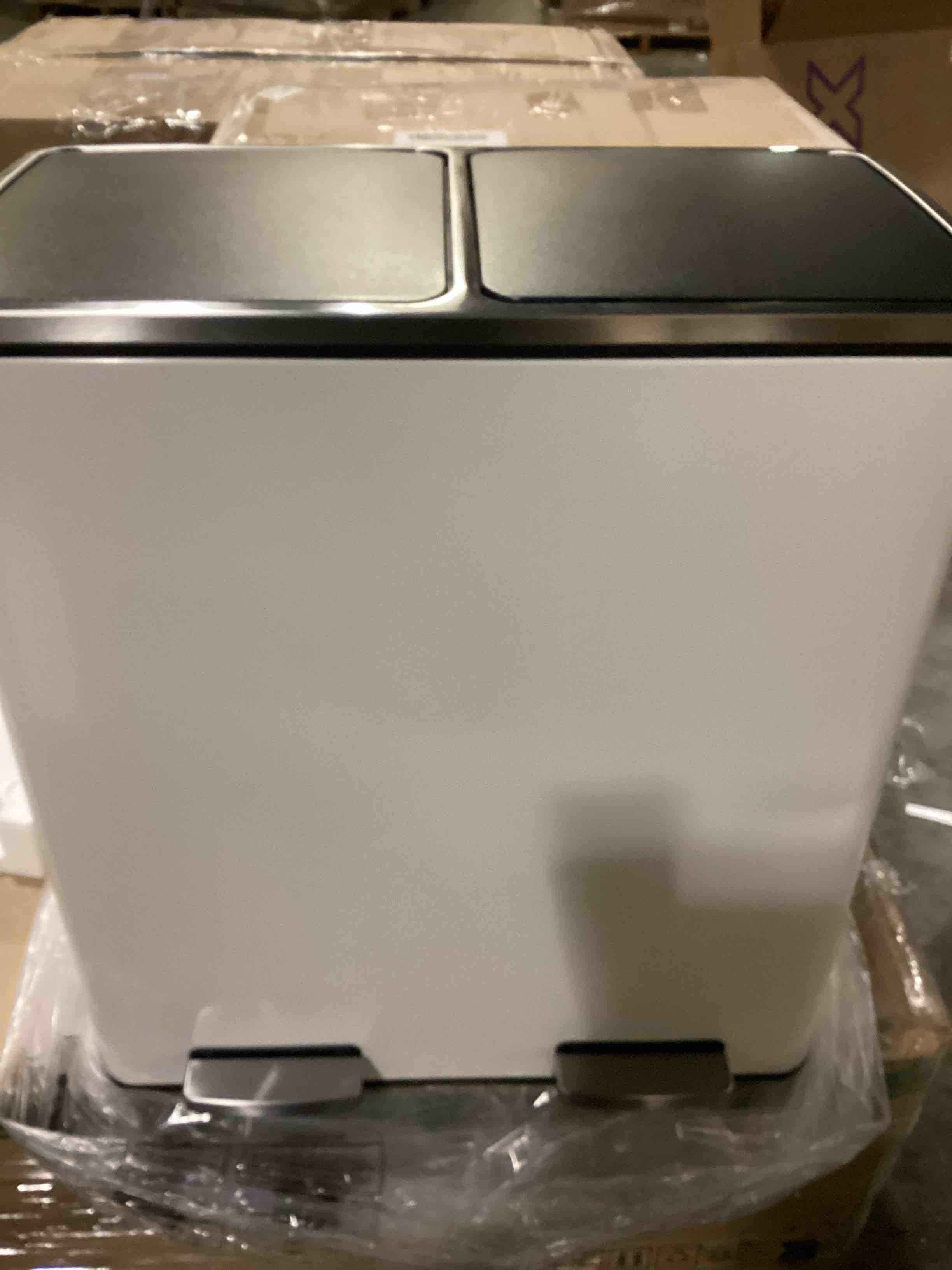 https://s3.amazonaws.com/lotting-images-prod/bidfta/PPE2359872_1746722644417.jpeg