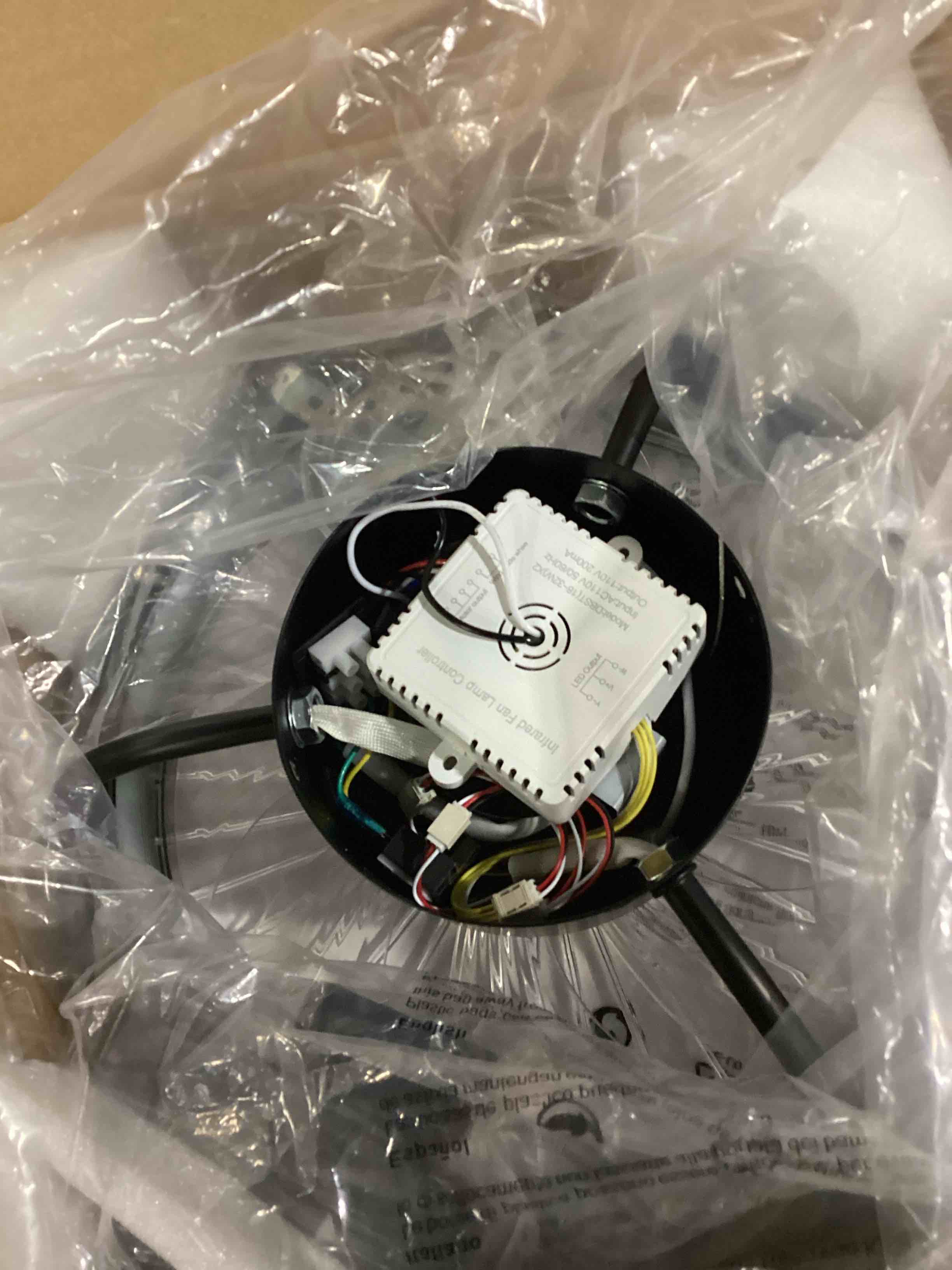 https://s3.amazonaws.com/lotting-images-prod/bidfta/PPE2360210_1747242730053.jpeg