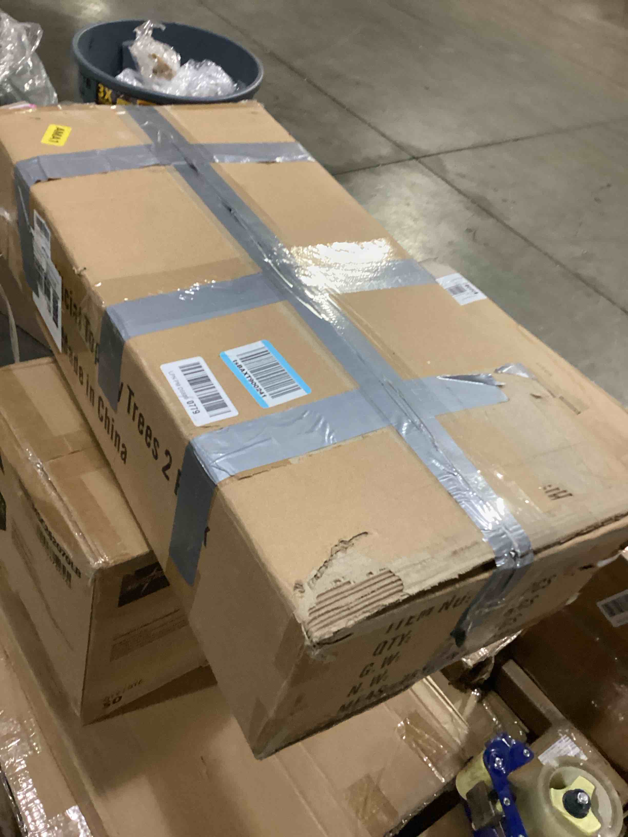 https://s3.amazonaws.com/lotting-images-prod/bidfta/PPE2360272_1747312658037.jpeg