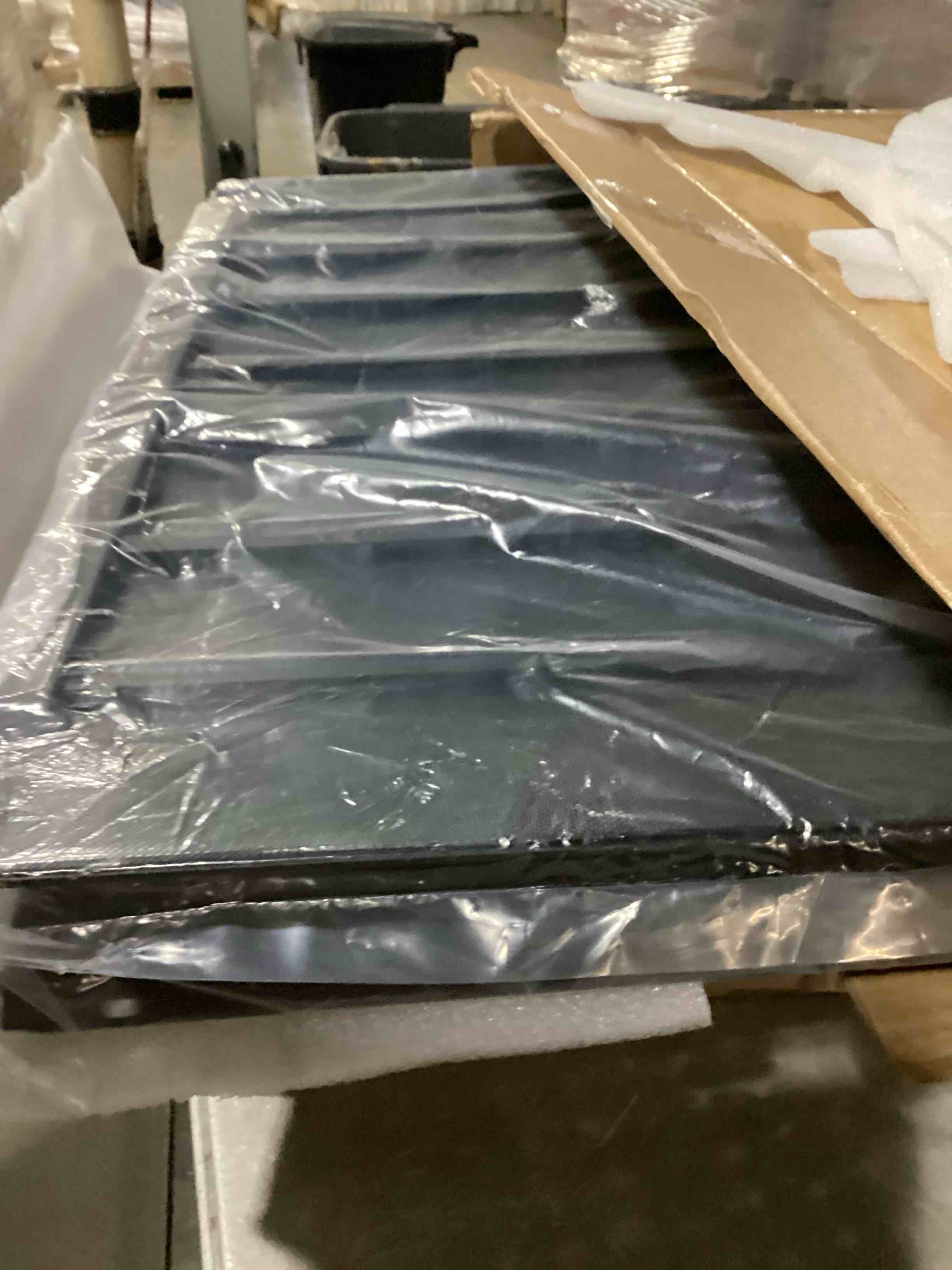 https://s3.amazonaws.com/lotting-images-prod/bidfta/PPE2360431_1747398433336.jpeg