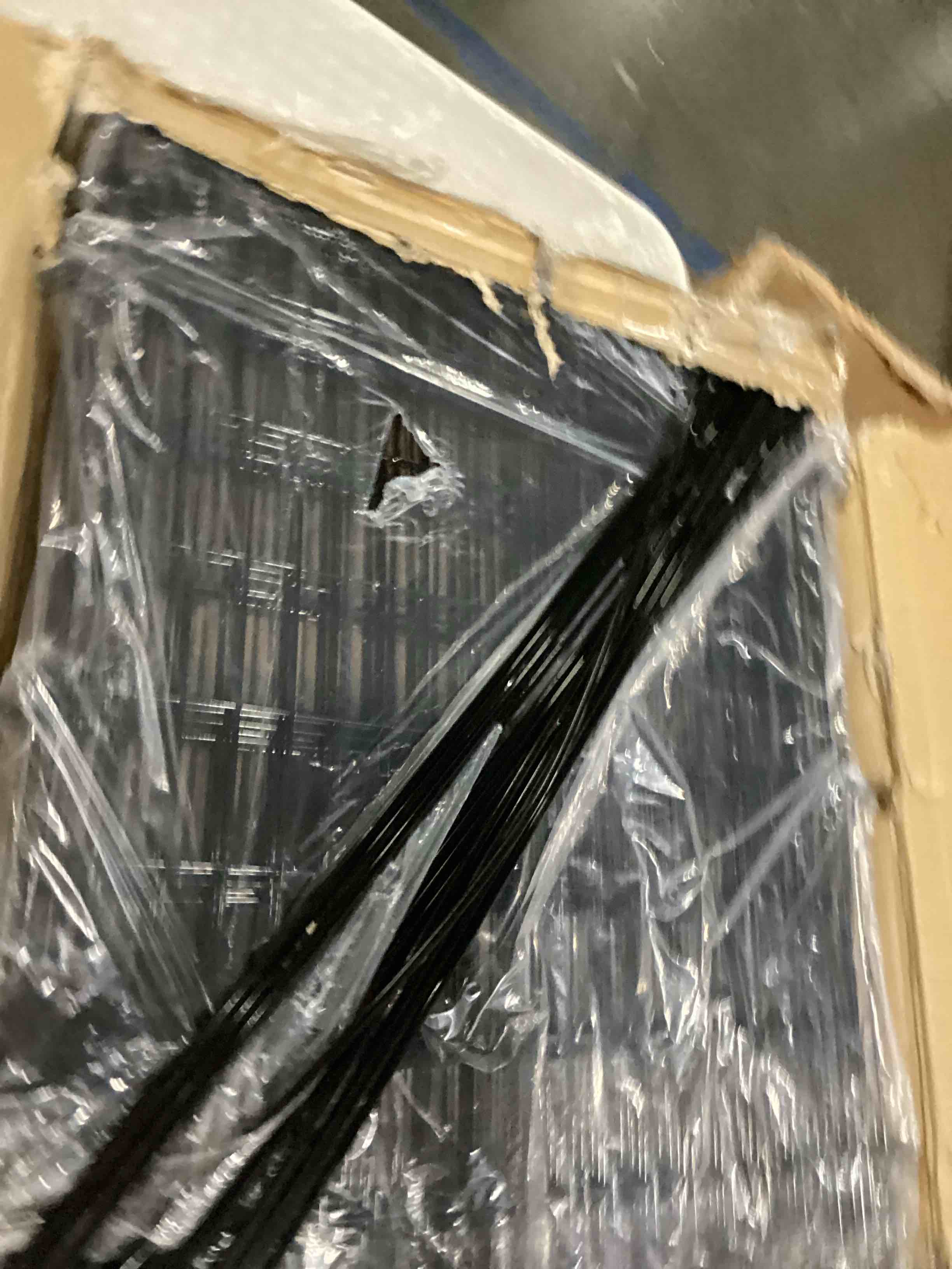 https://s3.amazonaws.com/lotting-images-prod/bidfta/PPE2360437_1747399114553.jpeg