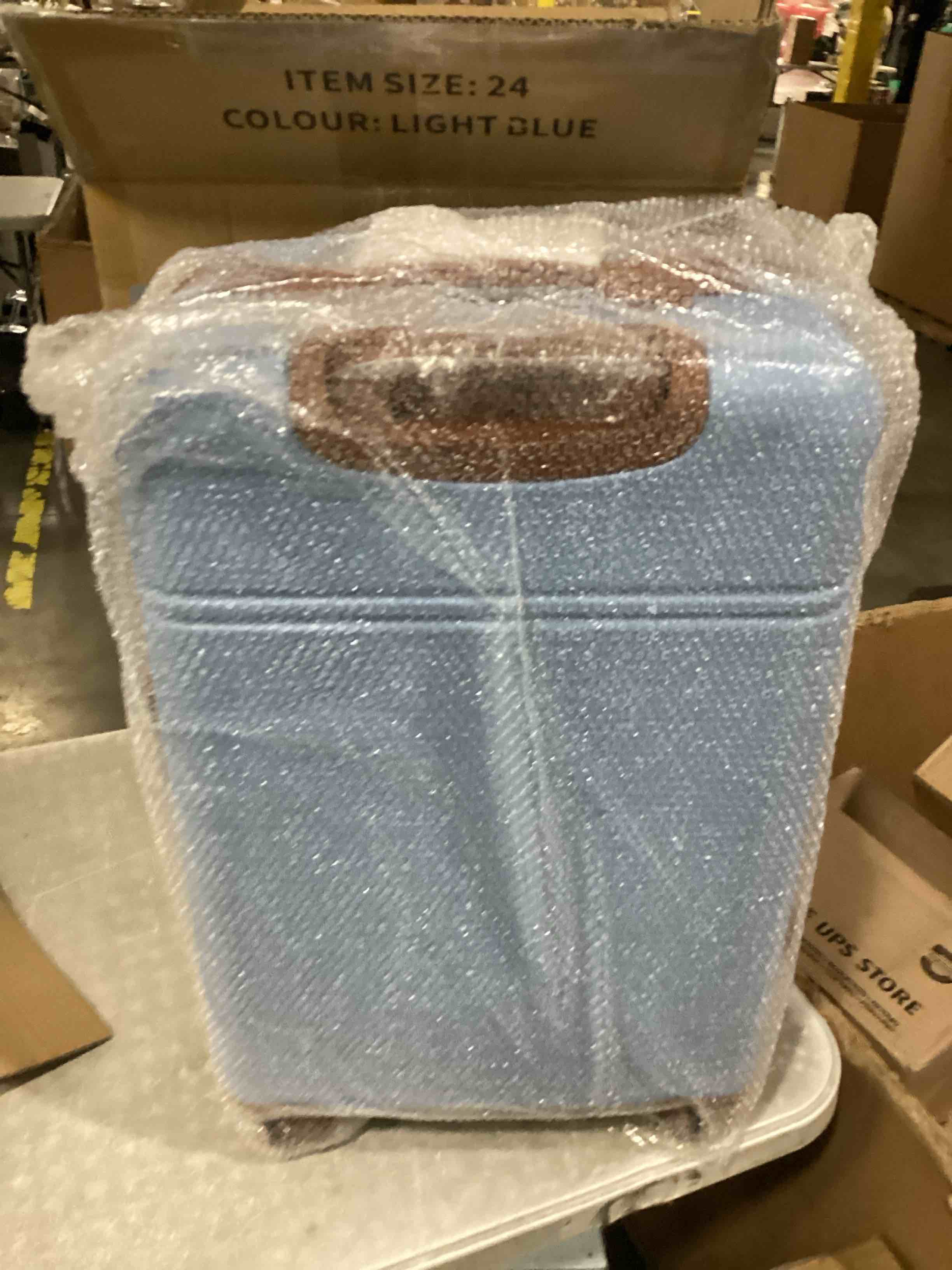 https://s3.amazonaws.com/lotting-images-prod/bidfta/PPE2360500_1747409405187.jpeg