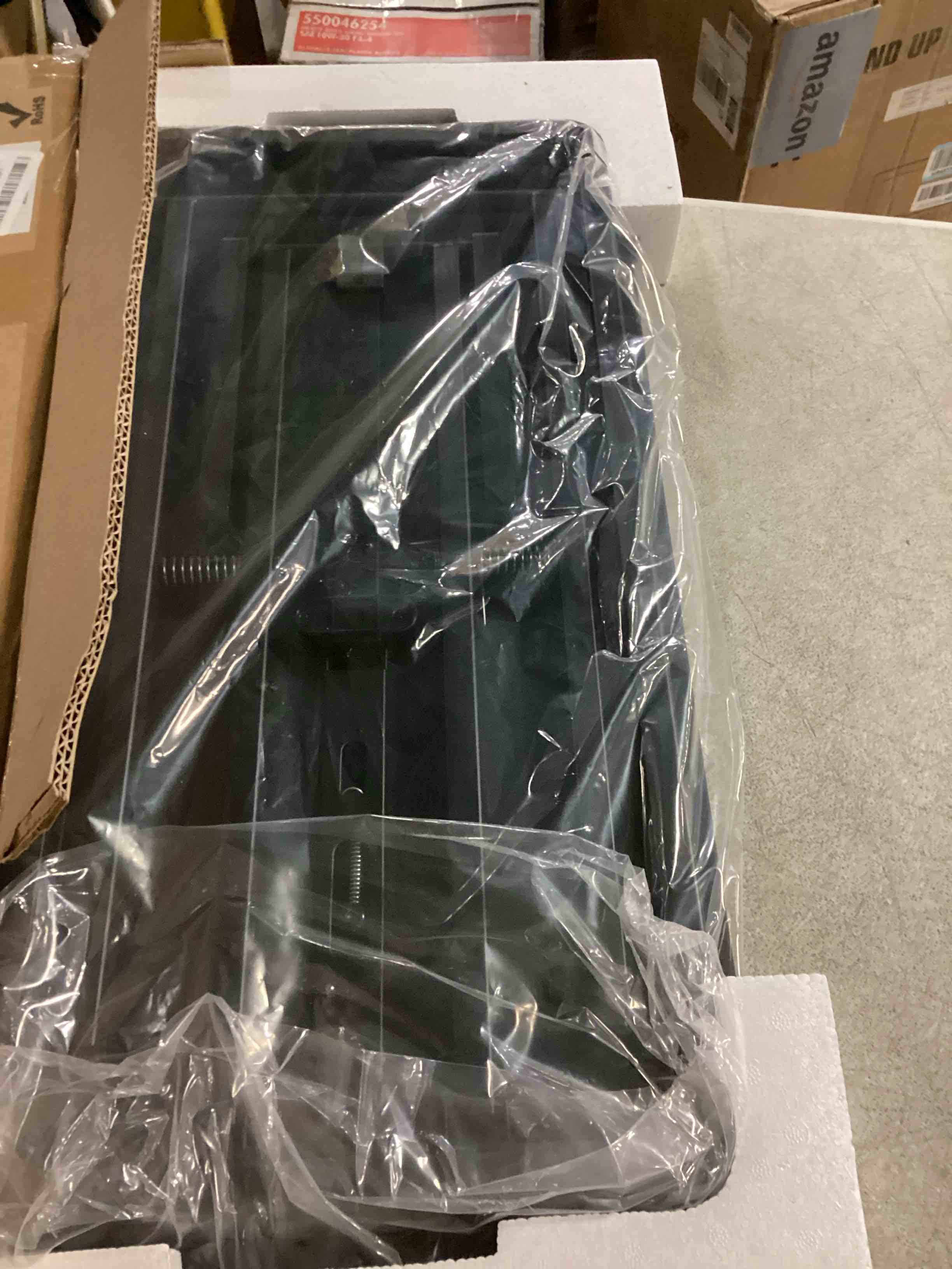 https://s3.amazonaws.com/lotting-images-prod/bidfta/PPE2362470_1747156388308.jpeg