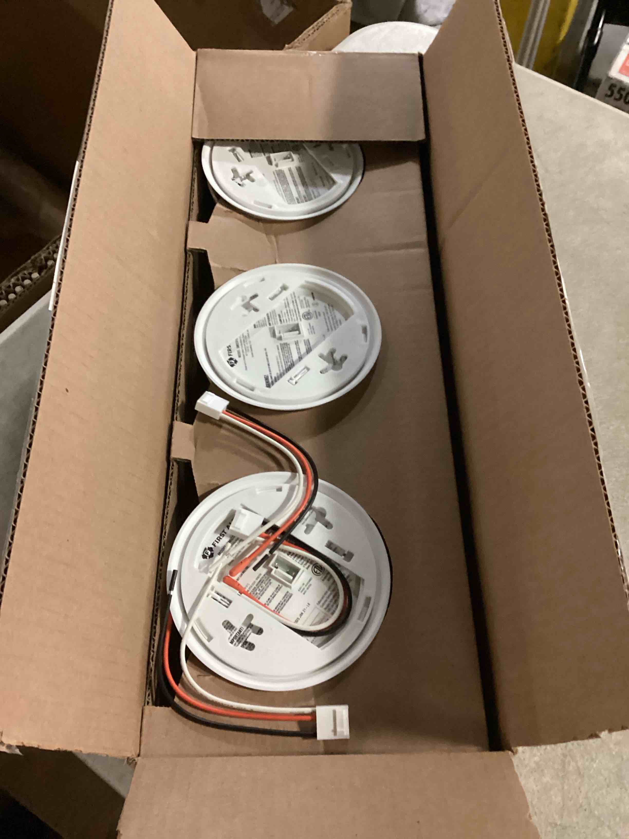 https://s3.amazonaws.com/lotting-images-prod/bidfta/PPE2362584_1747230818436.jpeg