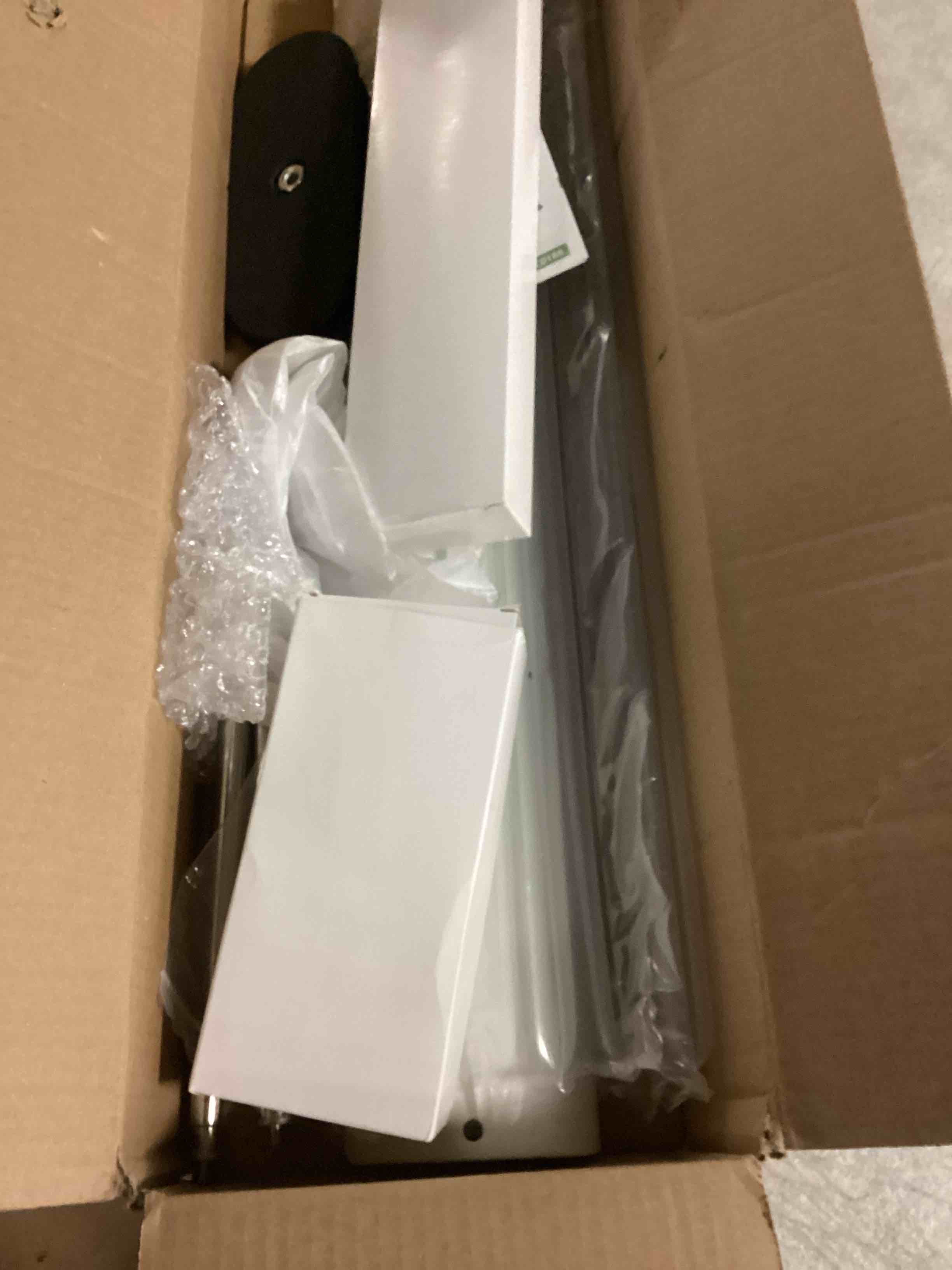 https://s3.amazonaws.com/lotting-images-prod/bidfta/PPE2362617_1747235825967.jpeg