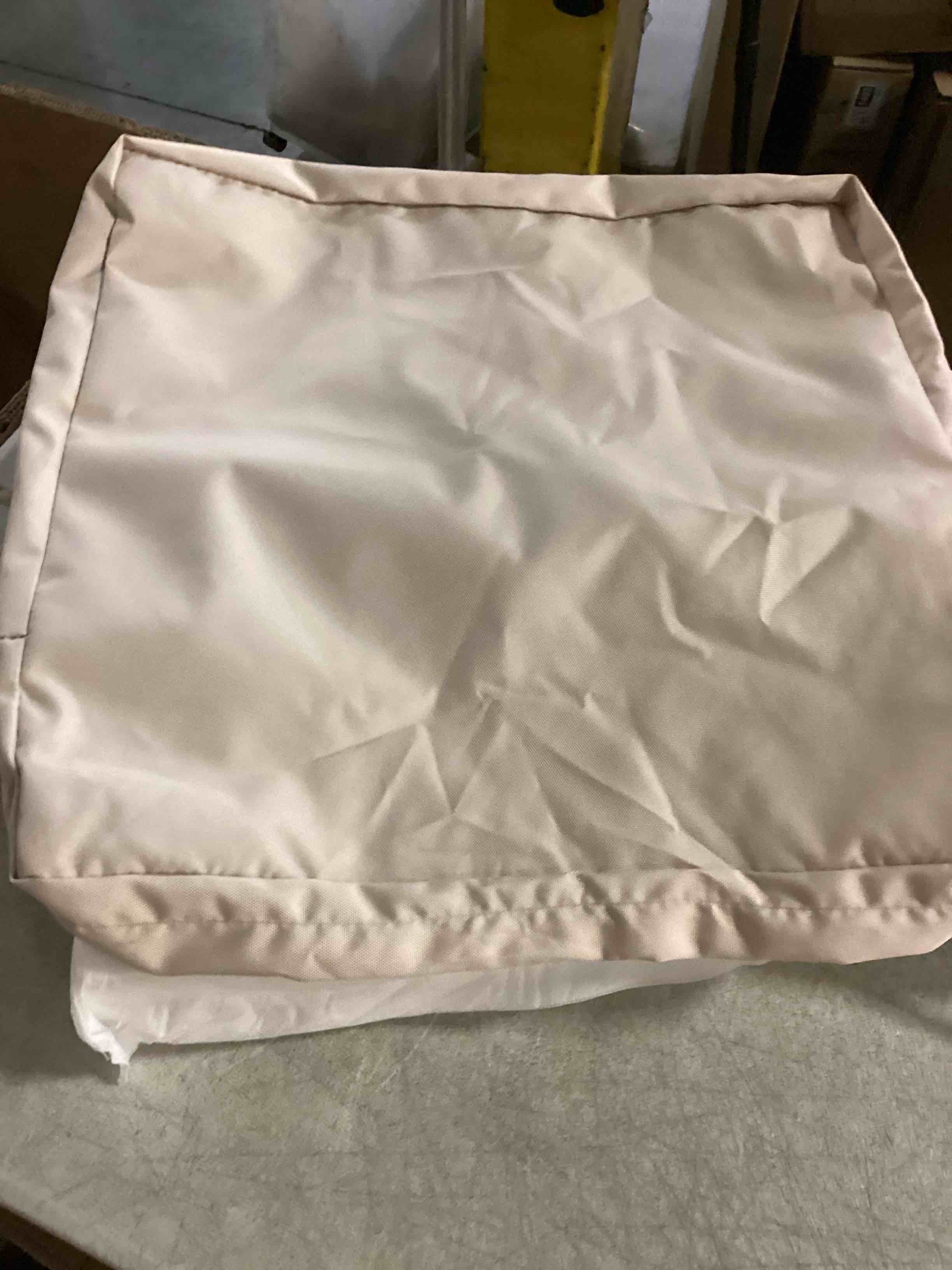 https://s3.amazonaws.com/lotting-images-prod/bidfta/PPE2362859_1747328676999.jpeg